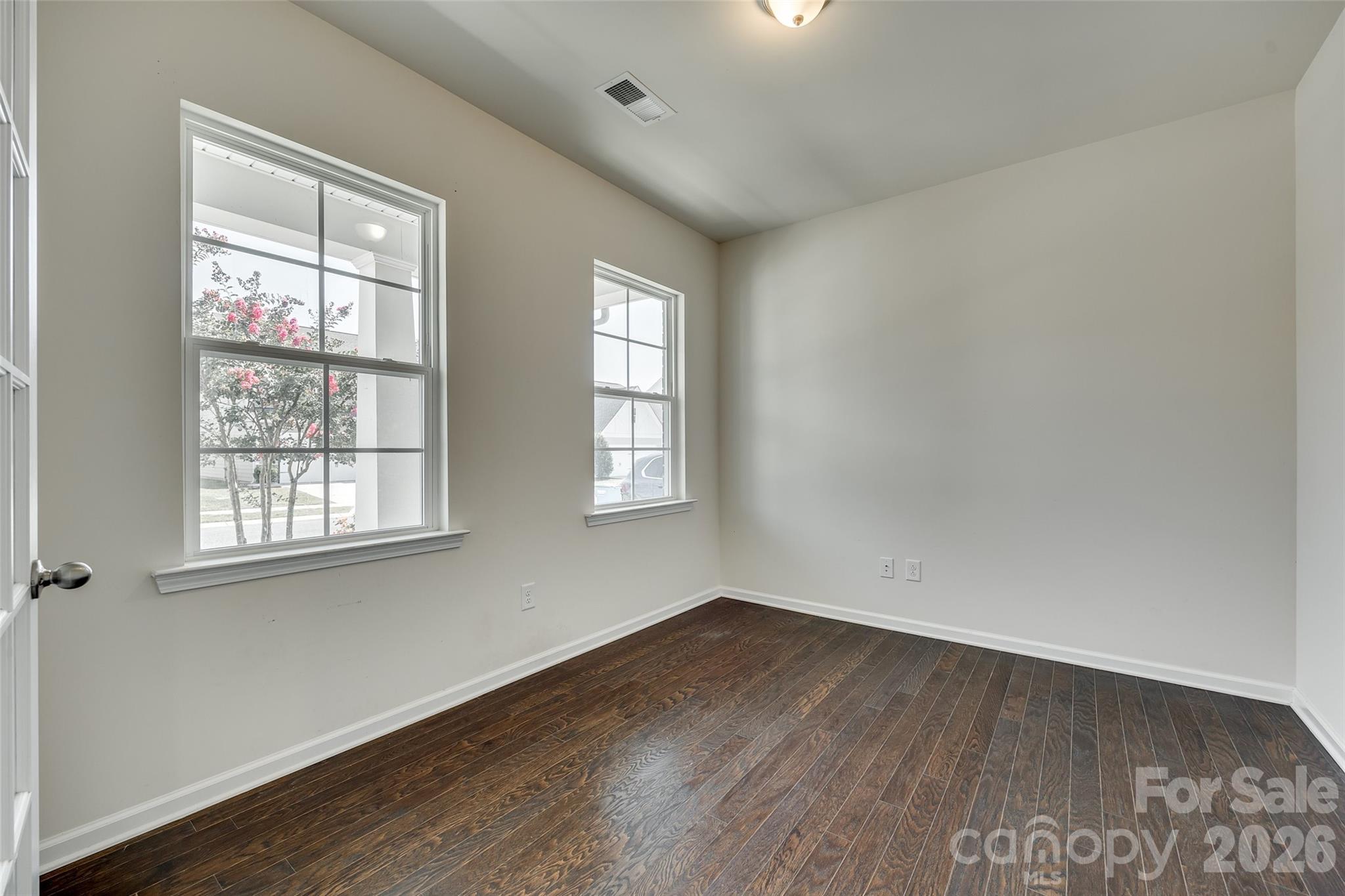 910 Ashton Oak Court Property Photo 6