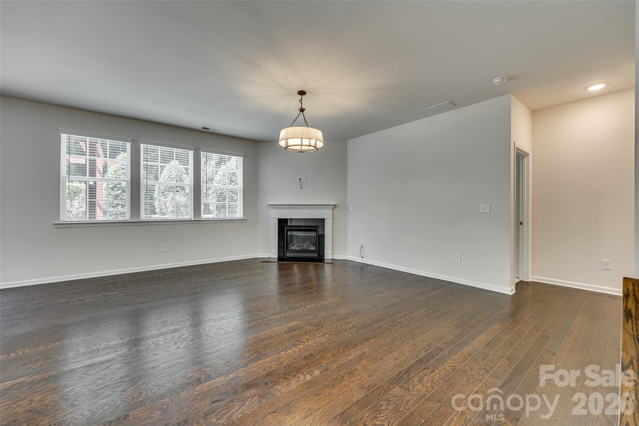 910 Ashton Oak Court Property Photo 18