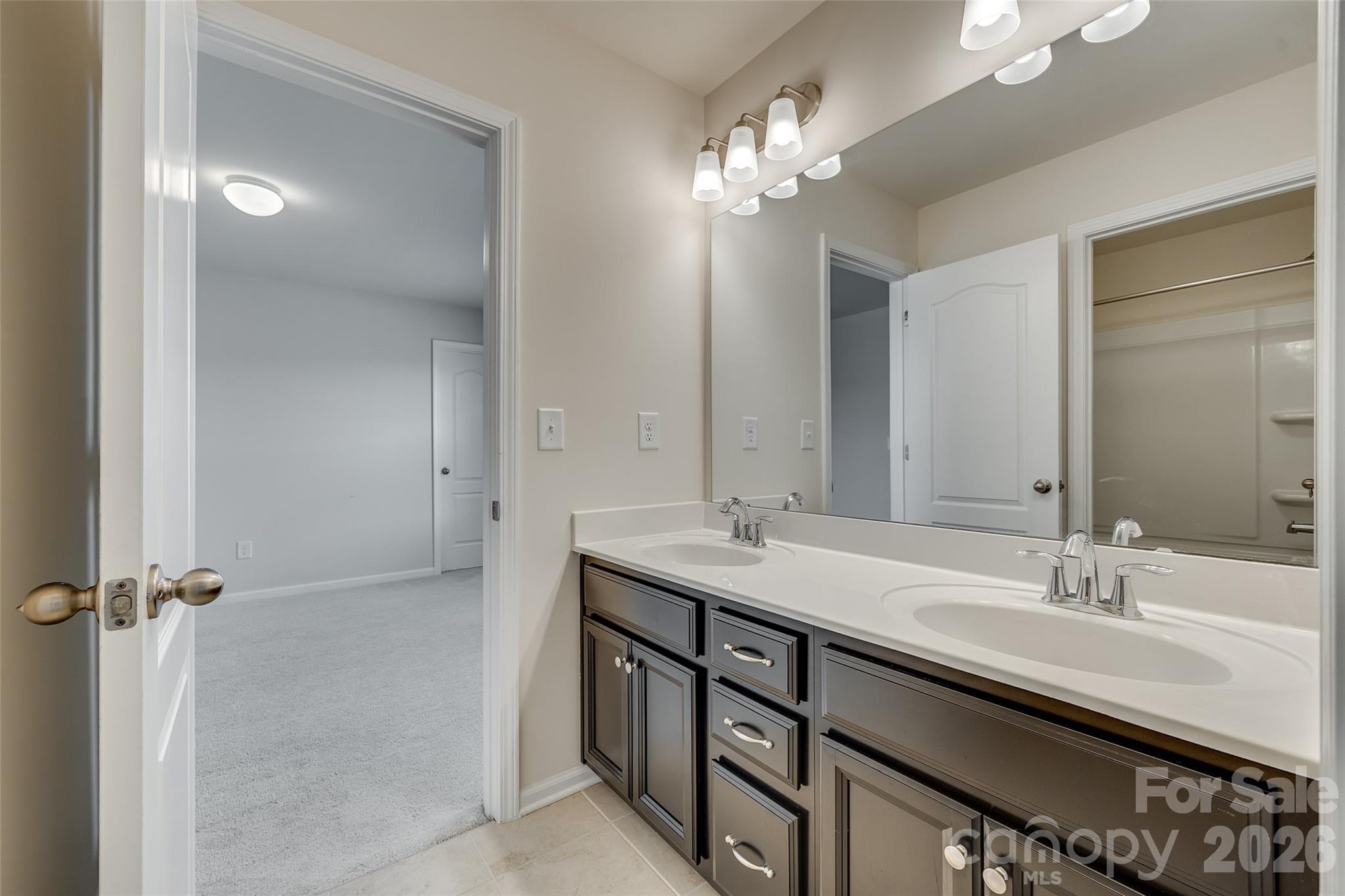 910 Ashton Oak Court Property Photo 40