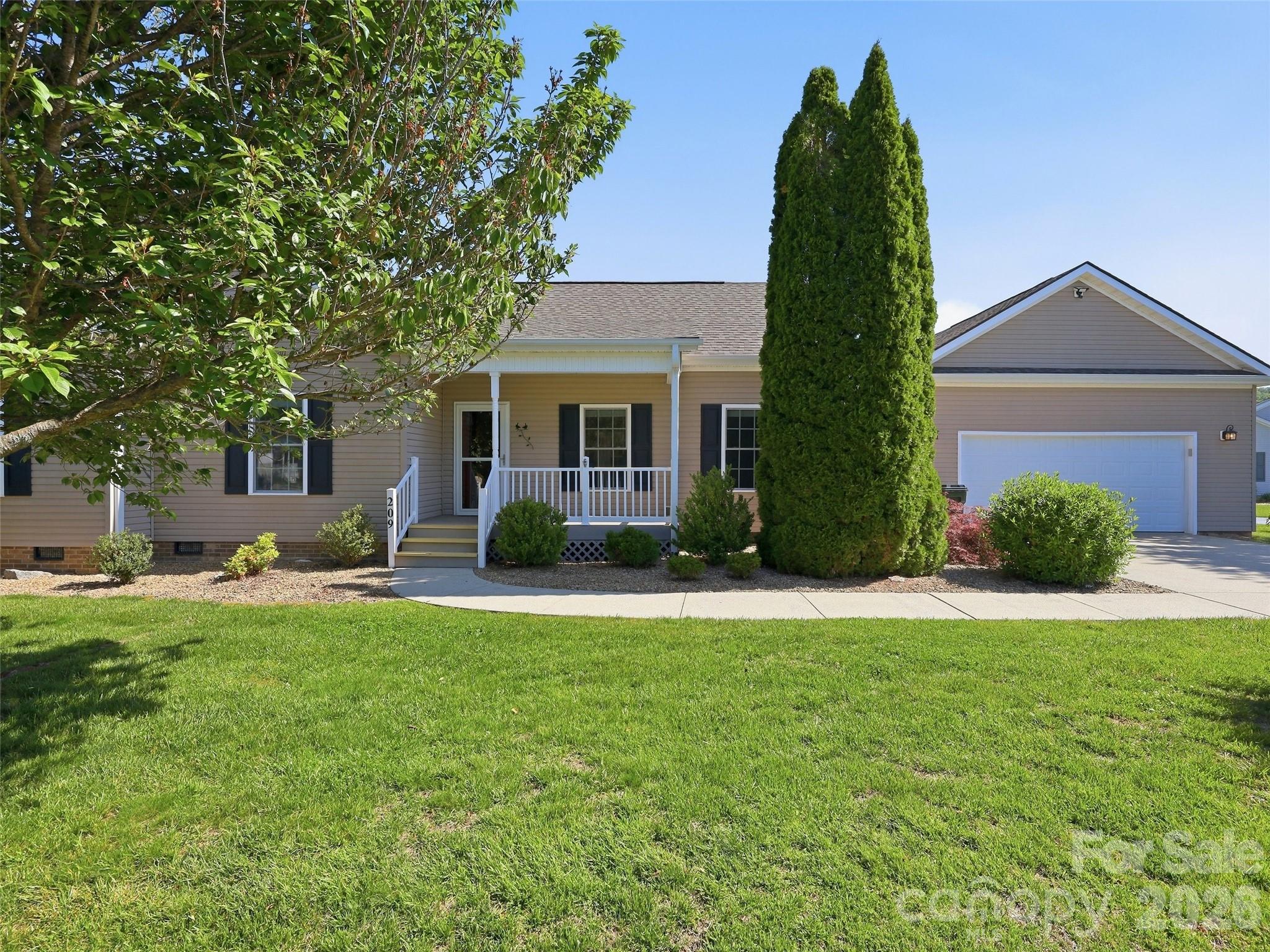 209 Beechnut Drive Property Photo 1