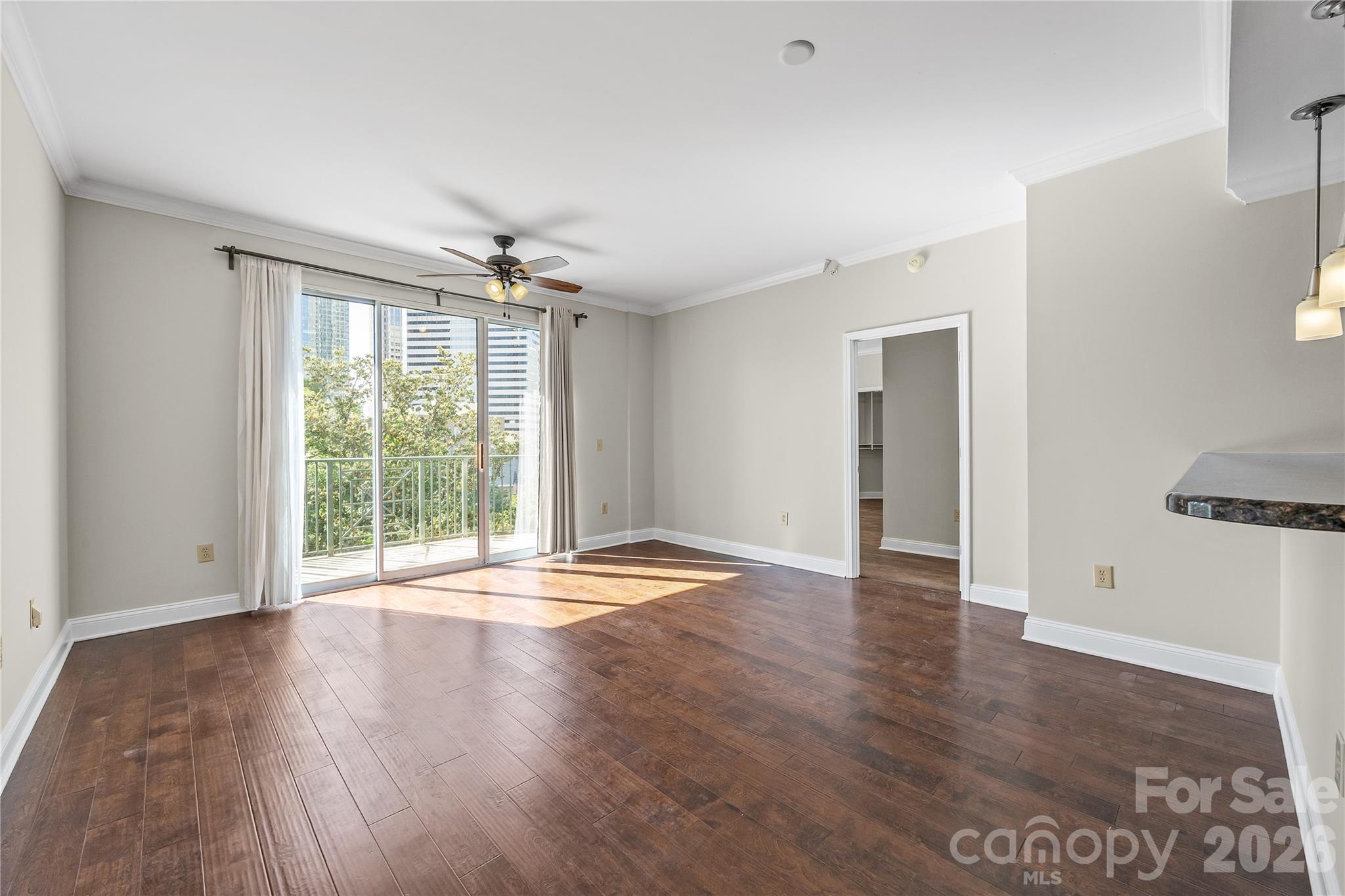 300 W 5th Street 809 Property Photo 7