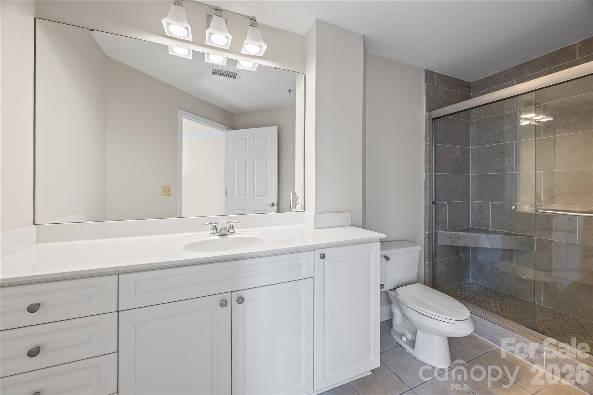 300 W 5th Street 809 Property Photo 13