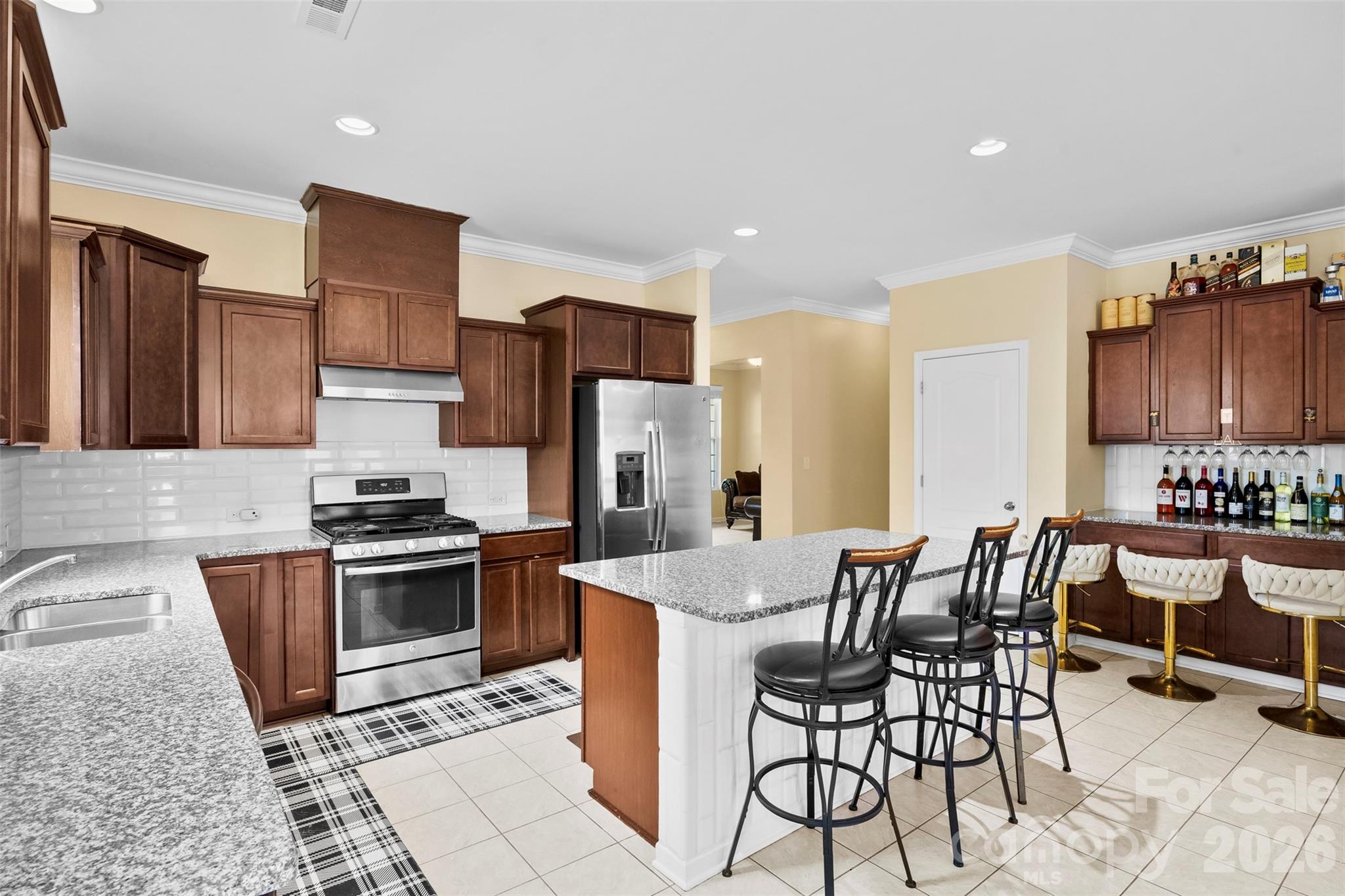 700 Wood Lily Drive Property Photo 3