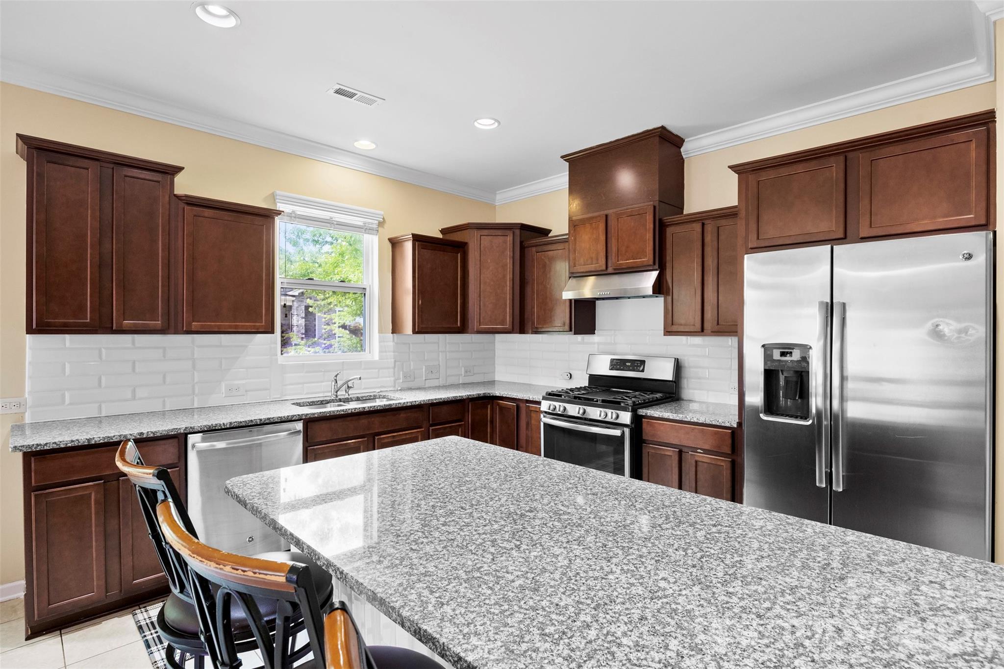 700 Wood Lily Drive Property Photo 4