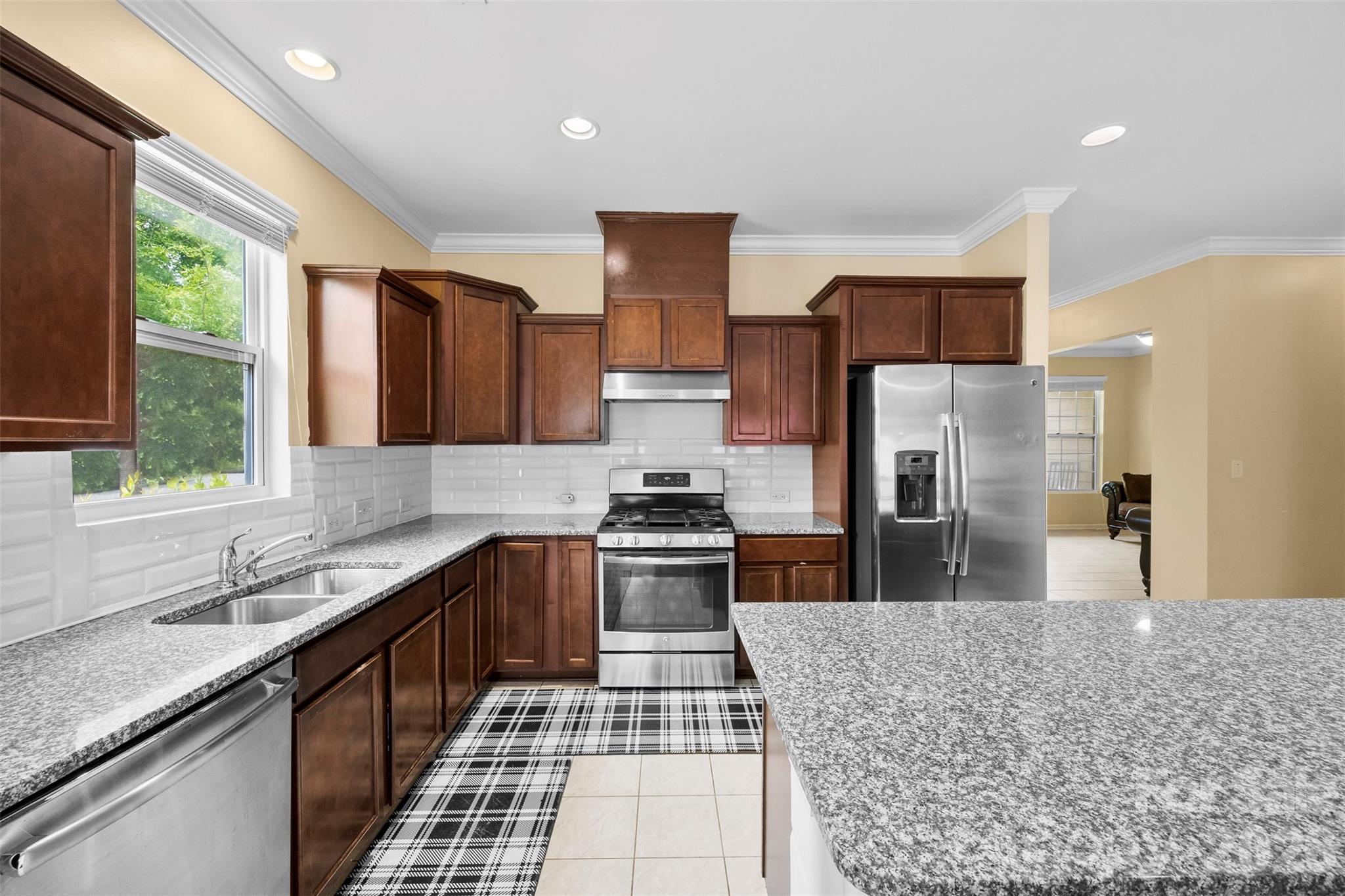 700 Wood Lily Drive Property Photo 8