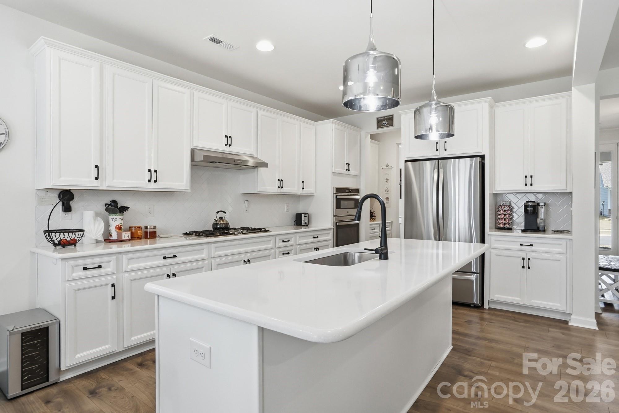 7924 Creek Park Drive Property Photo 6