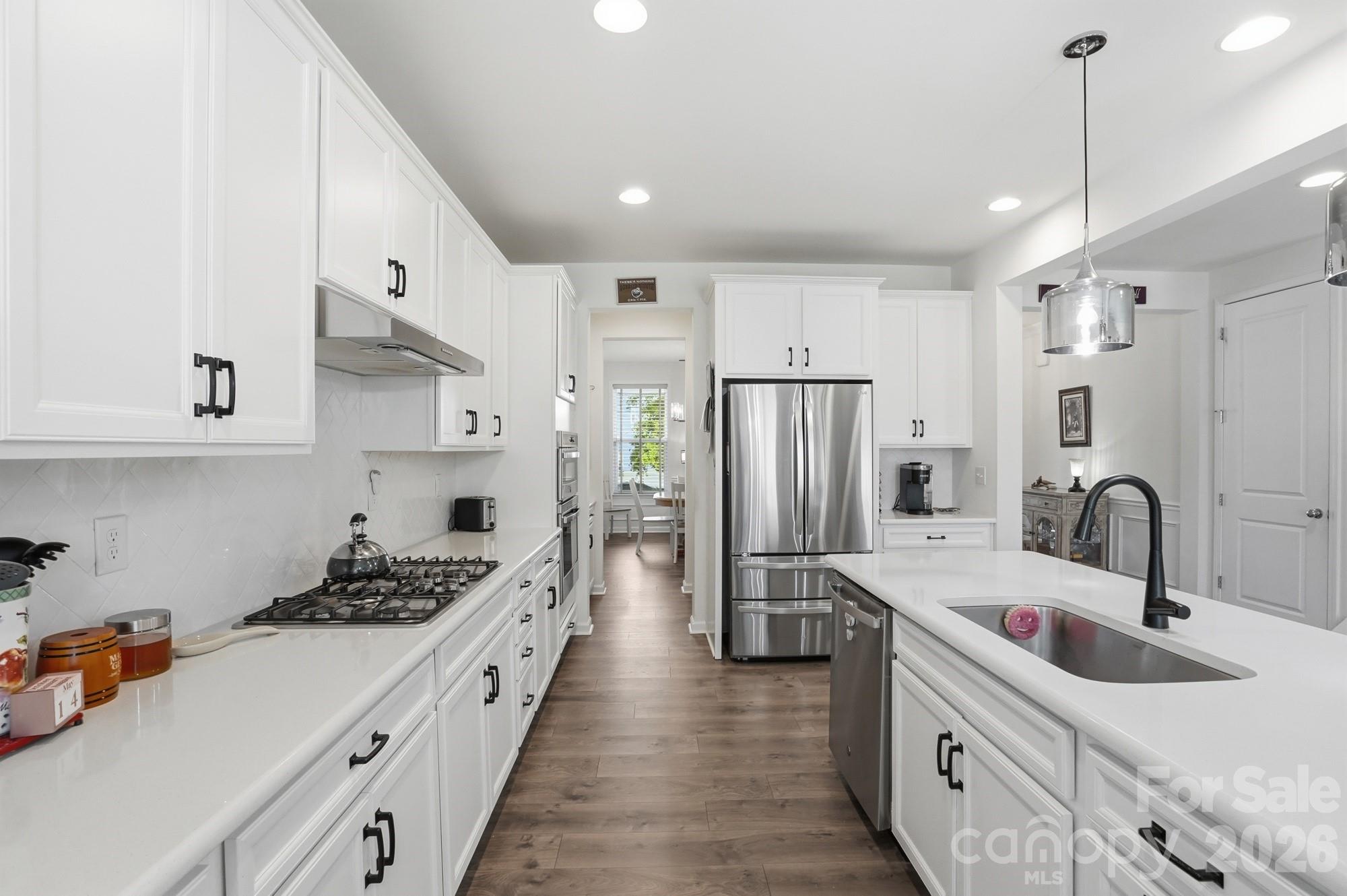 7924 Creek Park Drive Property Photo 7