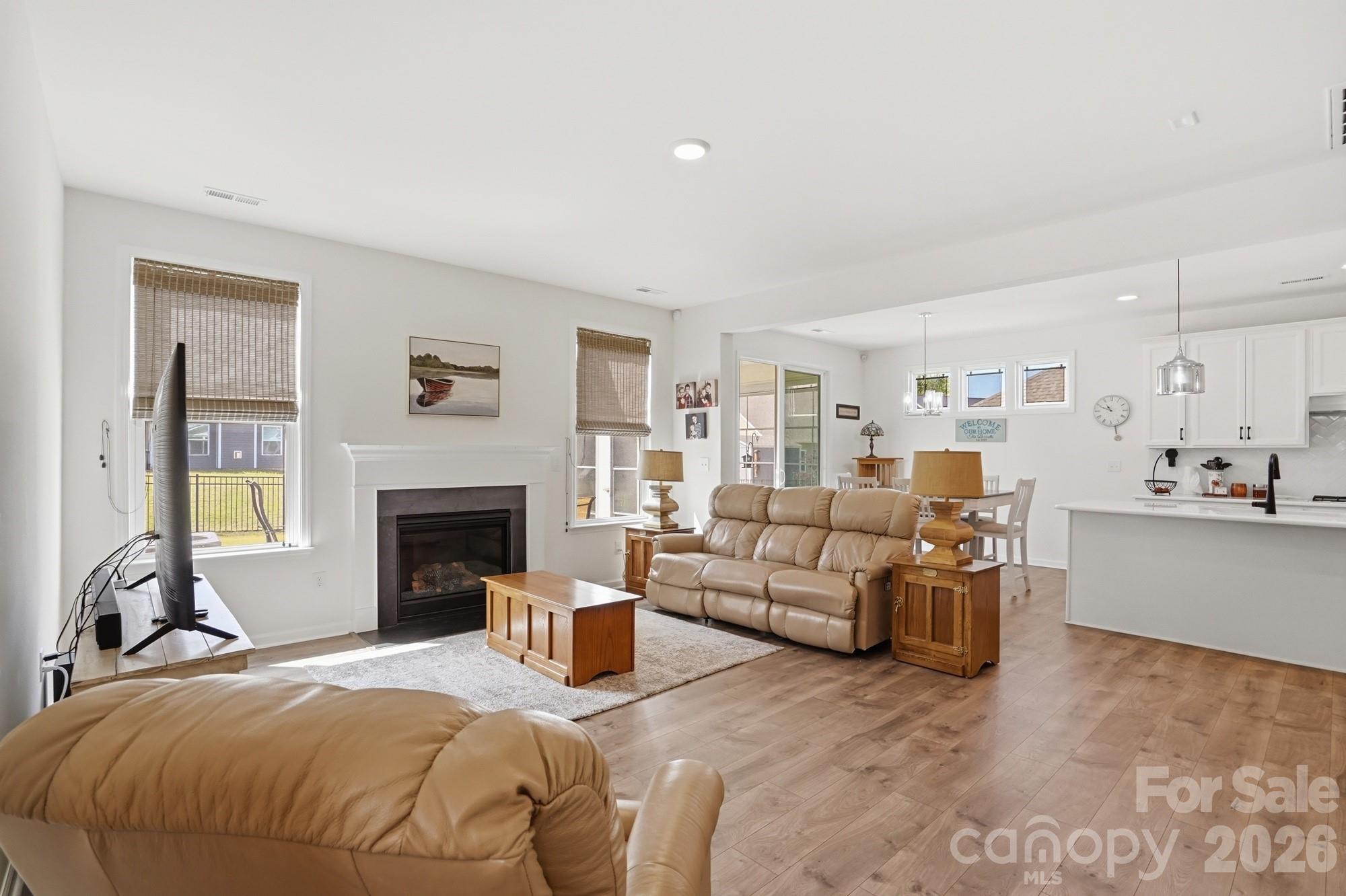 7924 Creek Park Drive Property Photo 9