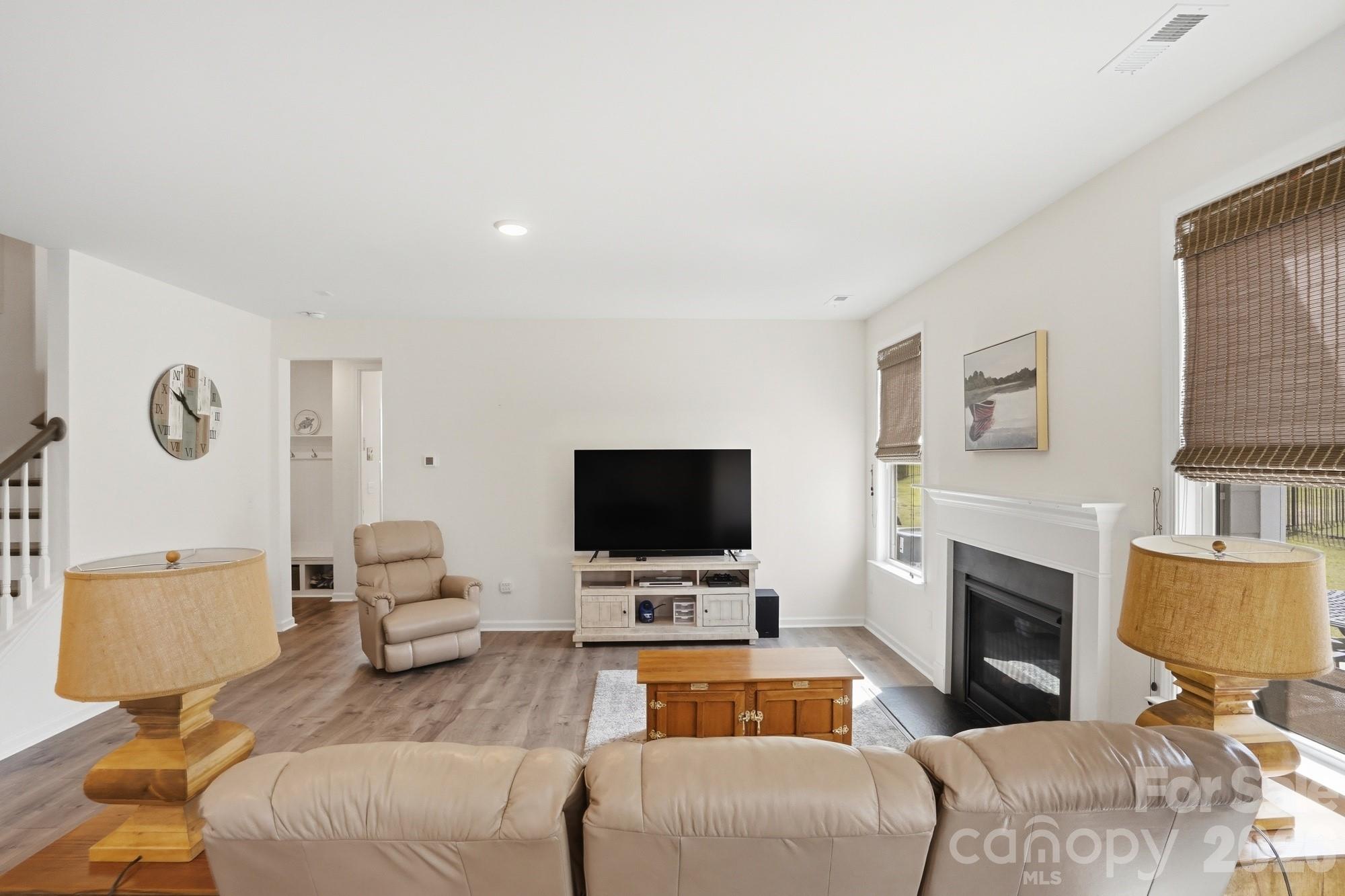 7924 Creek Park Drive Property Photo 10