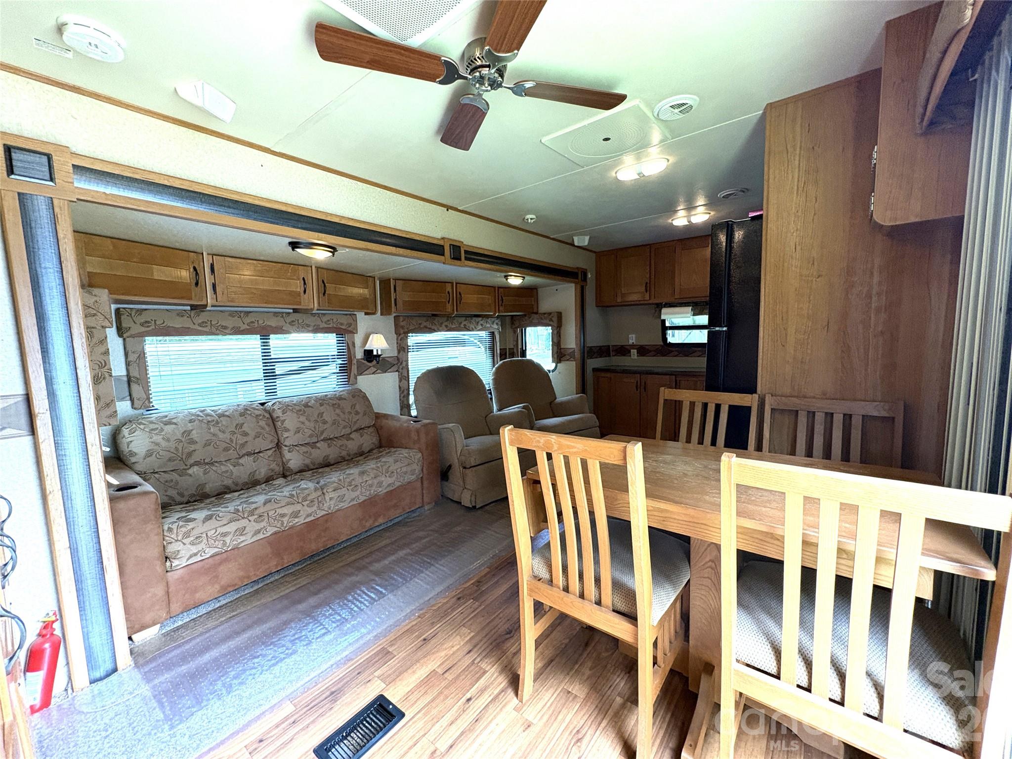 132 Blue Bird Drive Property Photo 3