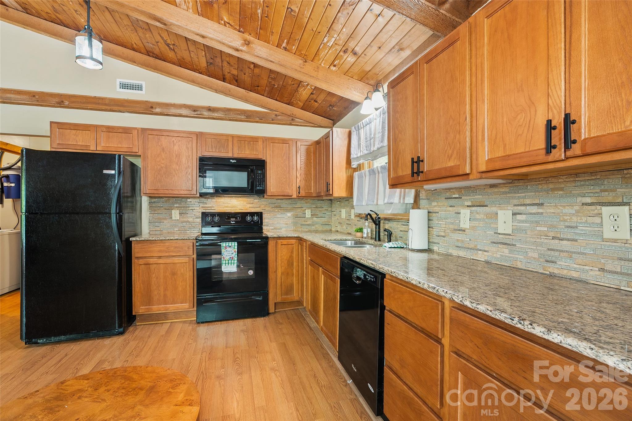 107 Pretty View Lane Property Photo 8