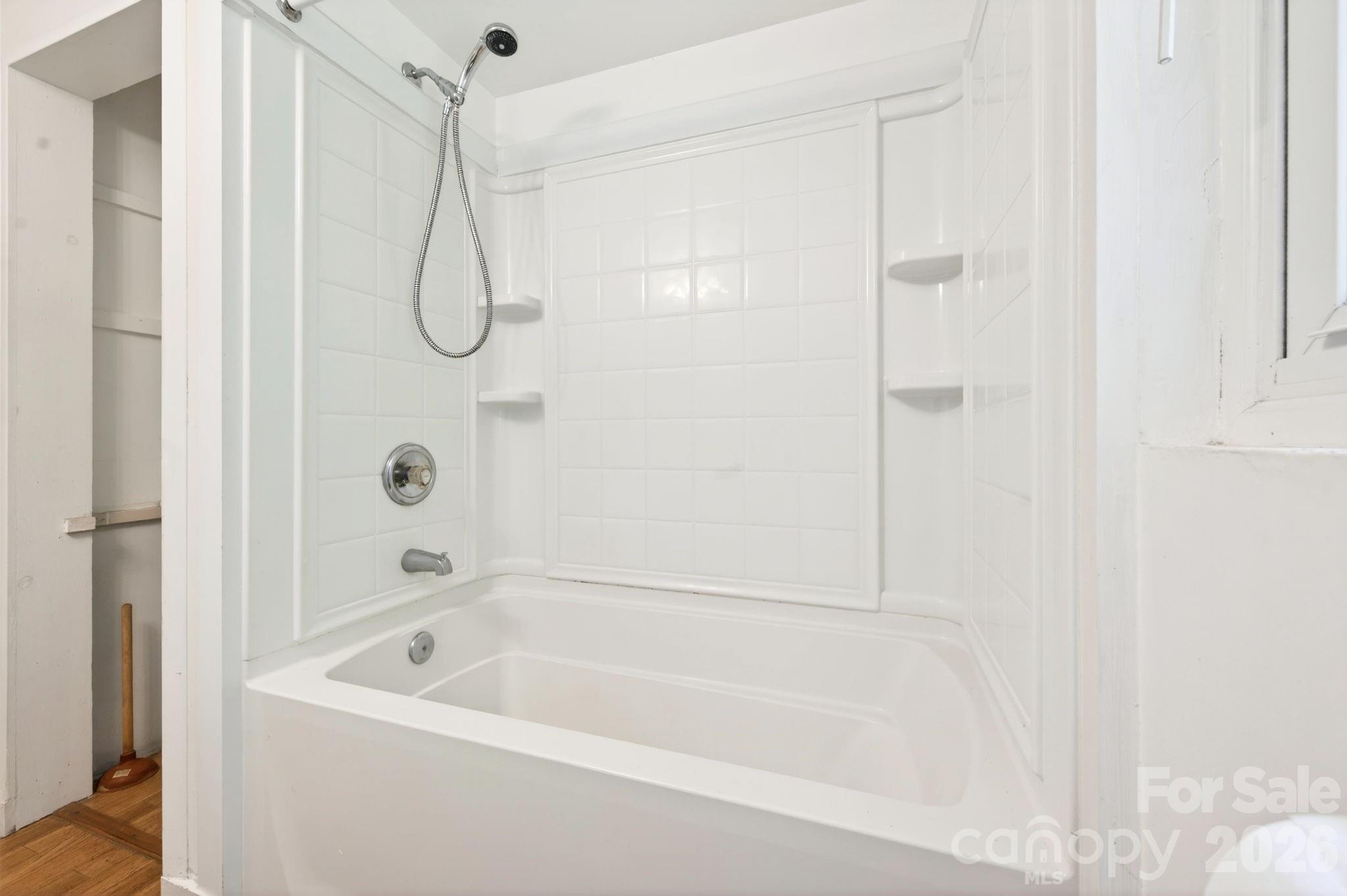 411 Hillcrest Circle Property Photo 14