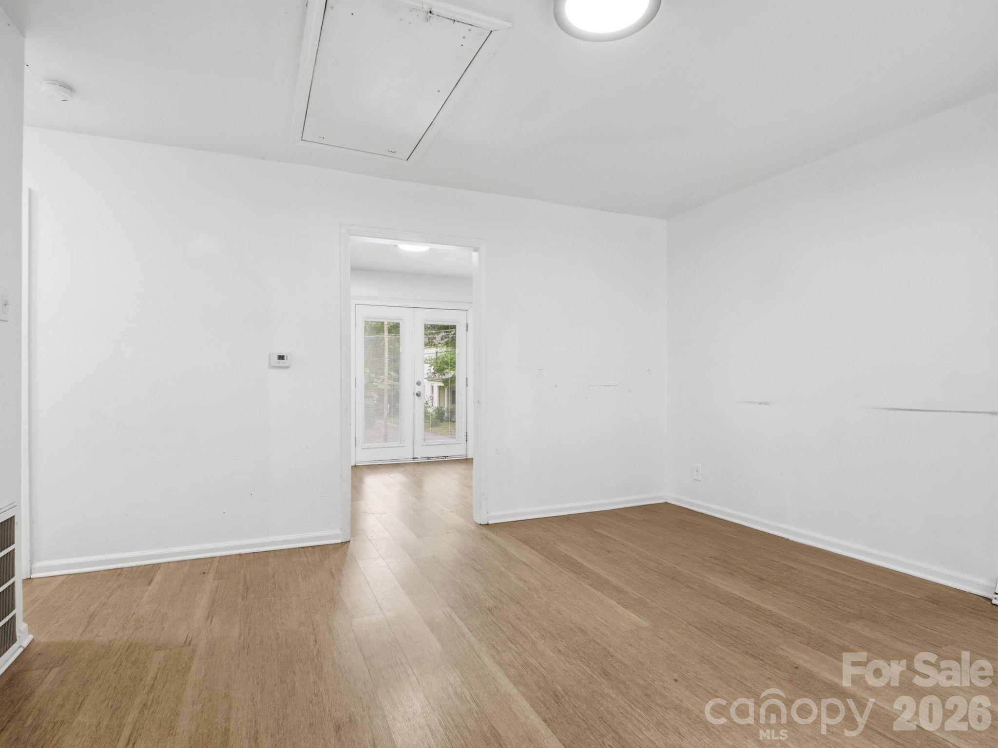 306 N Jackson Street Property Photo 23