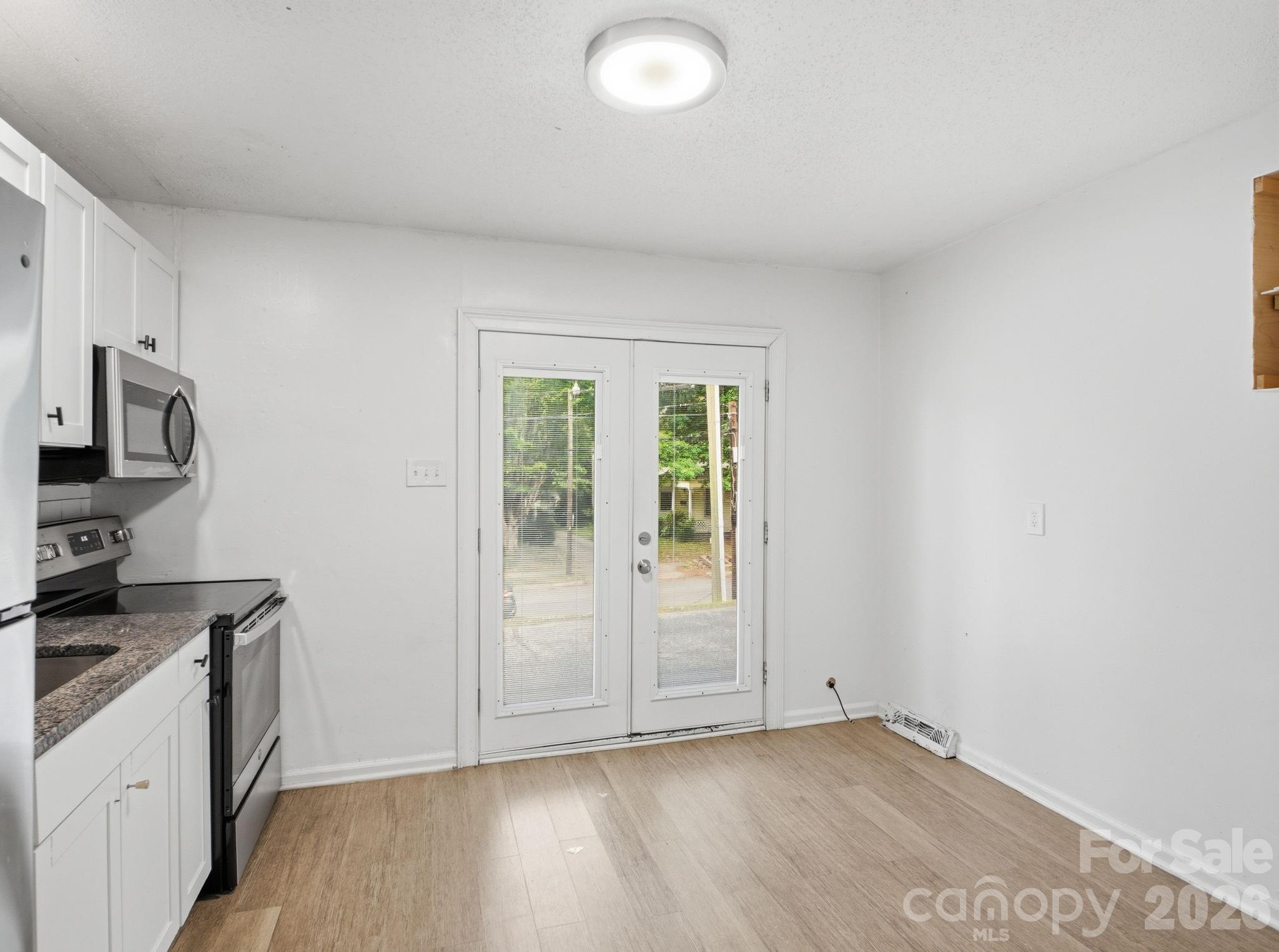 306 N Jackson Street Property Photo 25