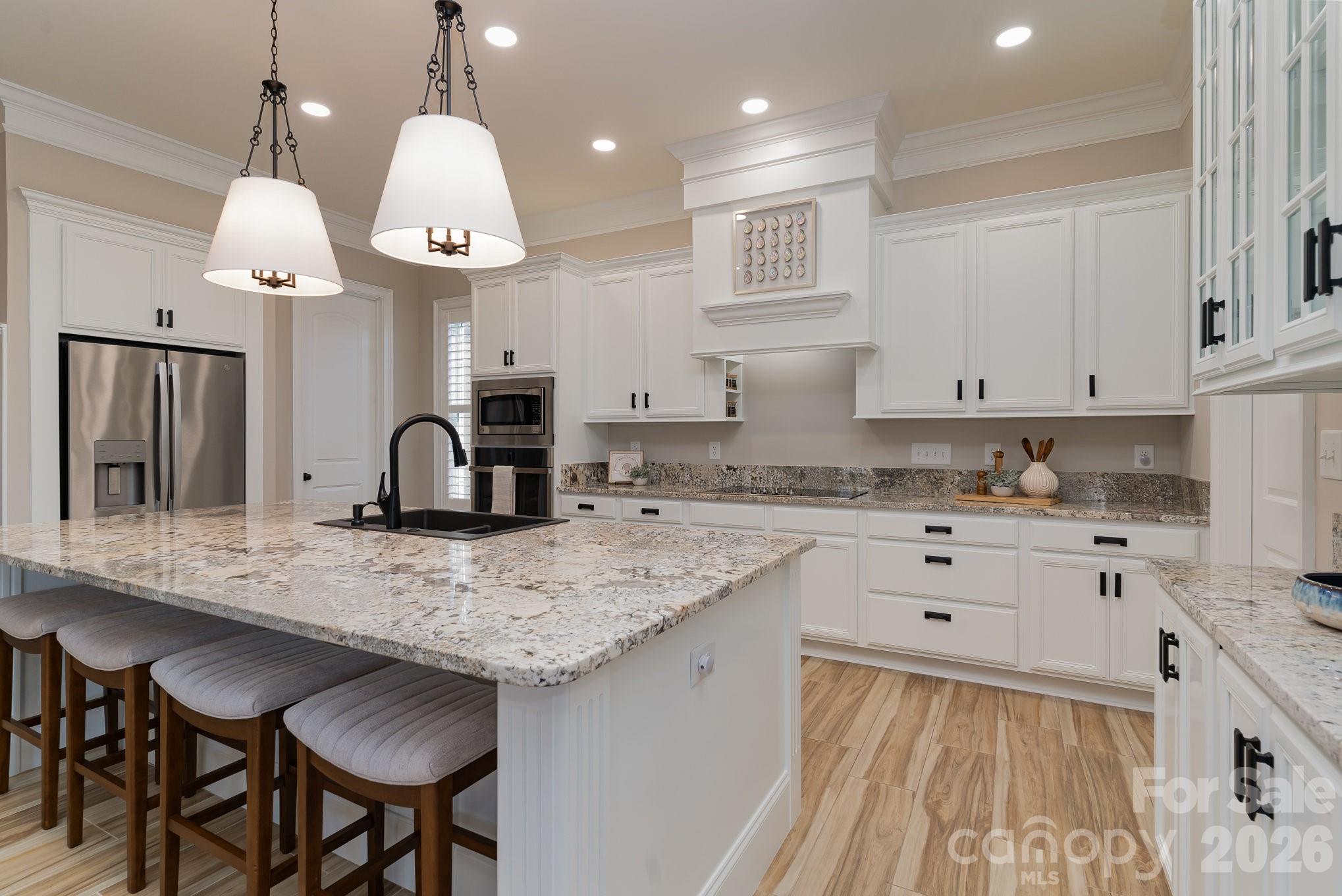752 Crystal Water Way Property Photo 7