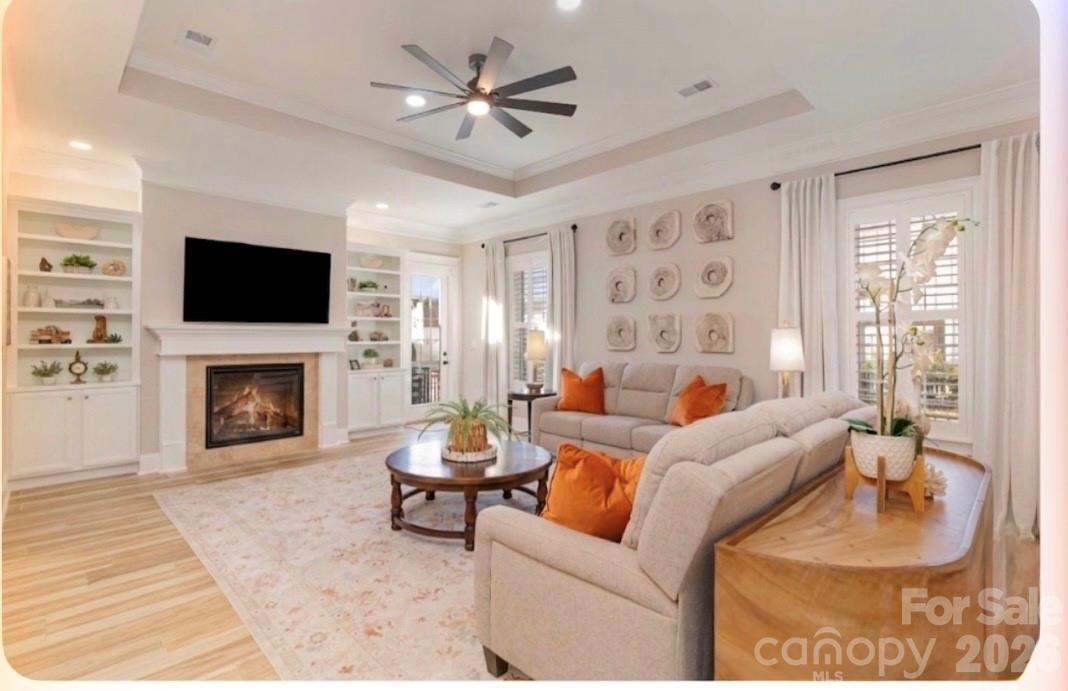 752 Crystal Water Way Property Photo 8