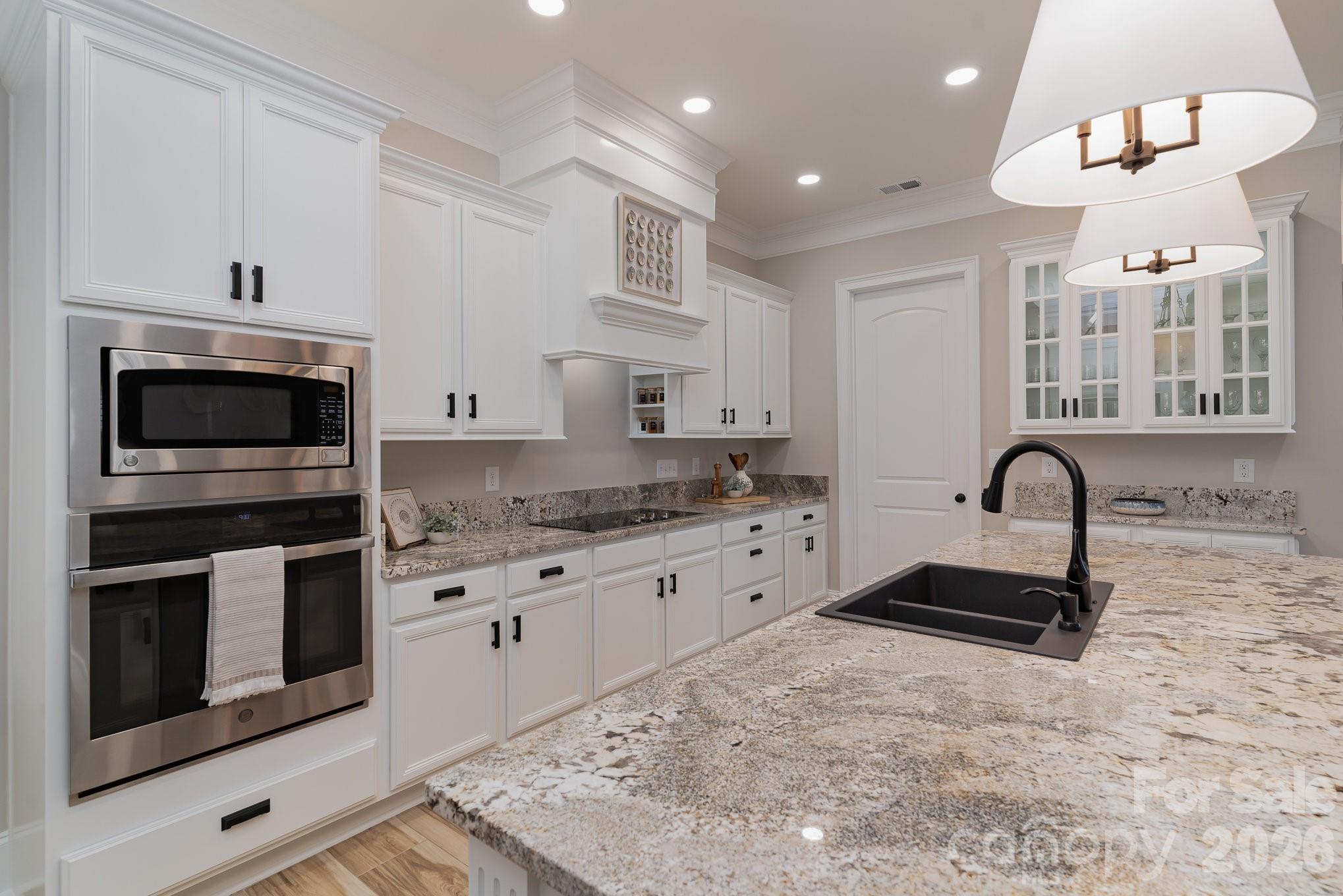752 Crystal Water Way Property Photo 11