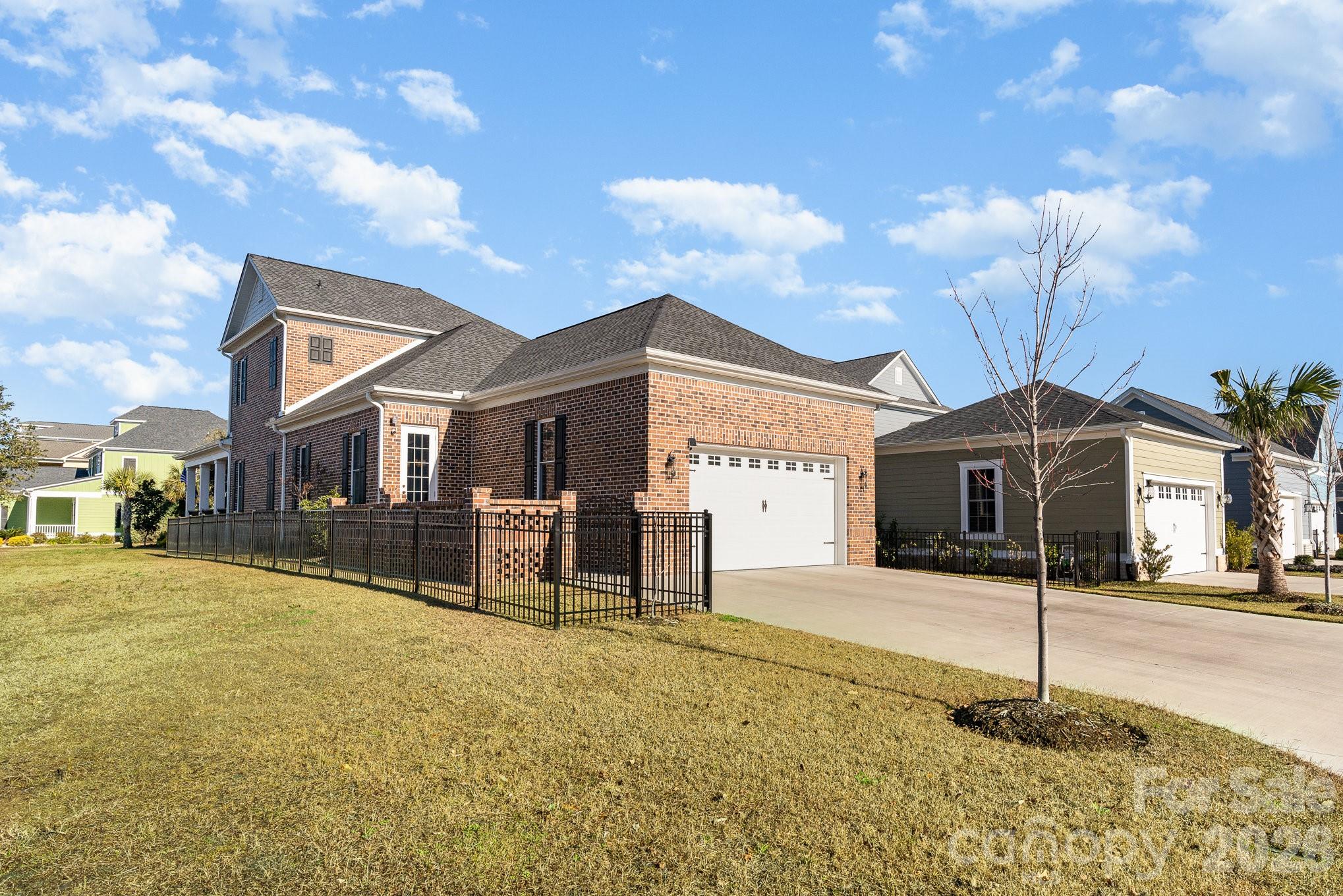 752 Crystal Water Way Property Photo 33