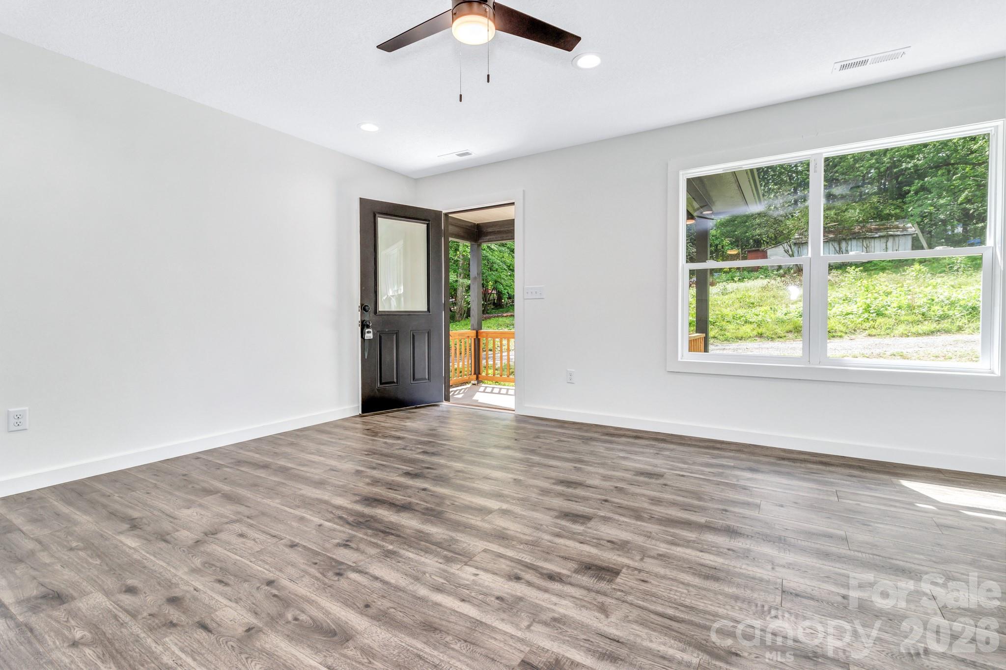 95 Short Drive Property Photo 14