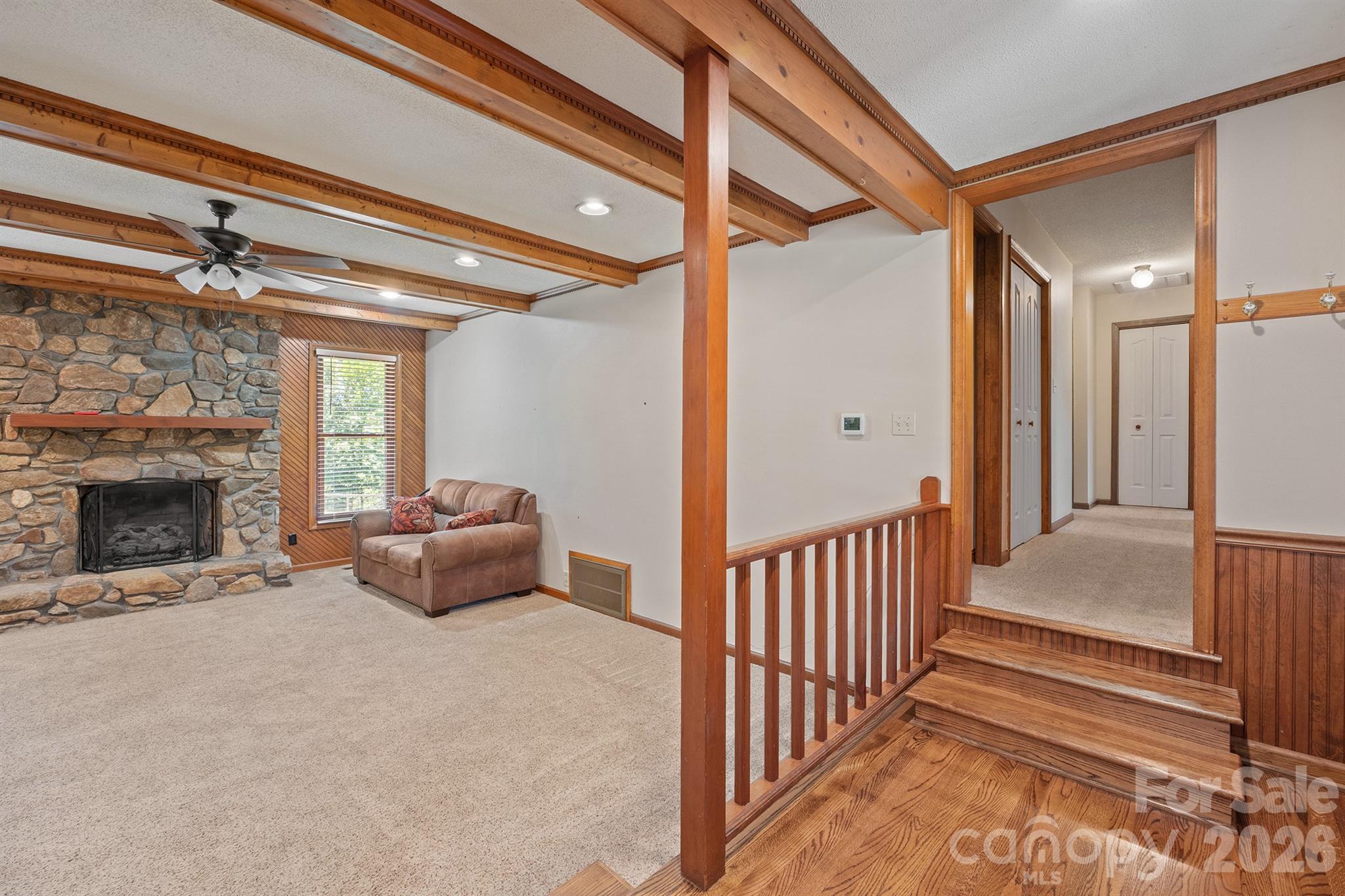 725 Sunridge Drive 18 Property Photo 10