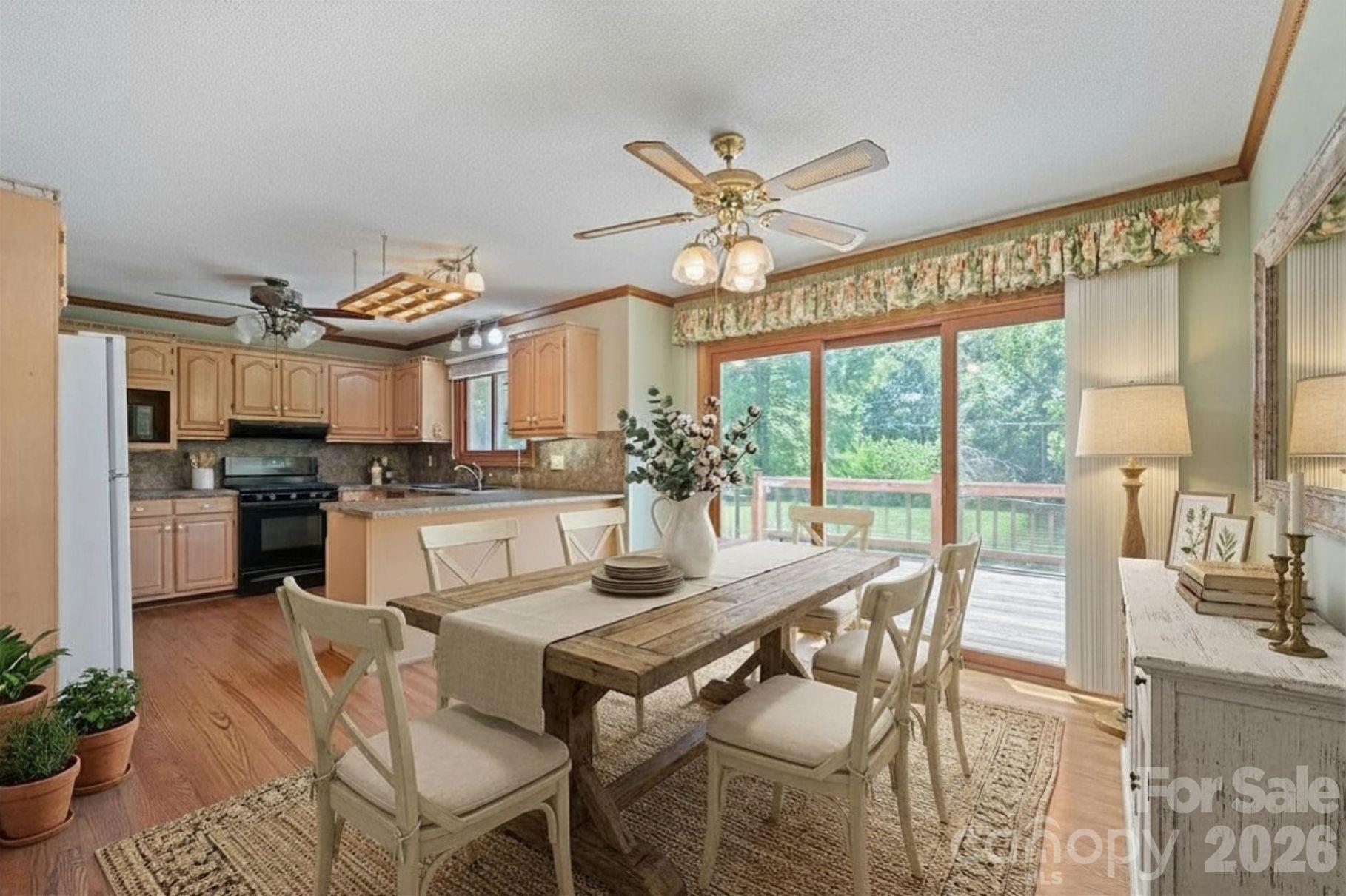 725 Sunridge Drive 18 Property Photo 12