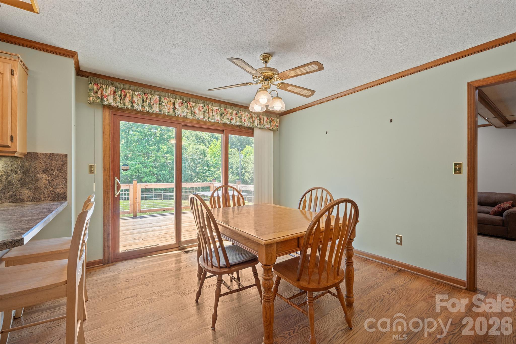 725 Sunridge Drive 18 Property Photo 14