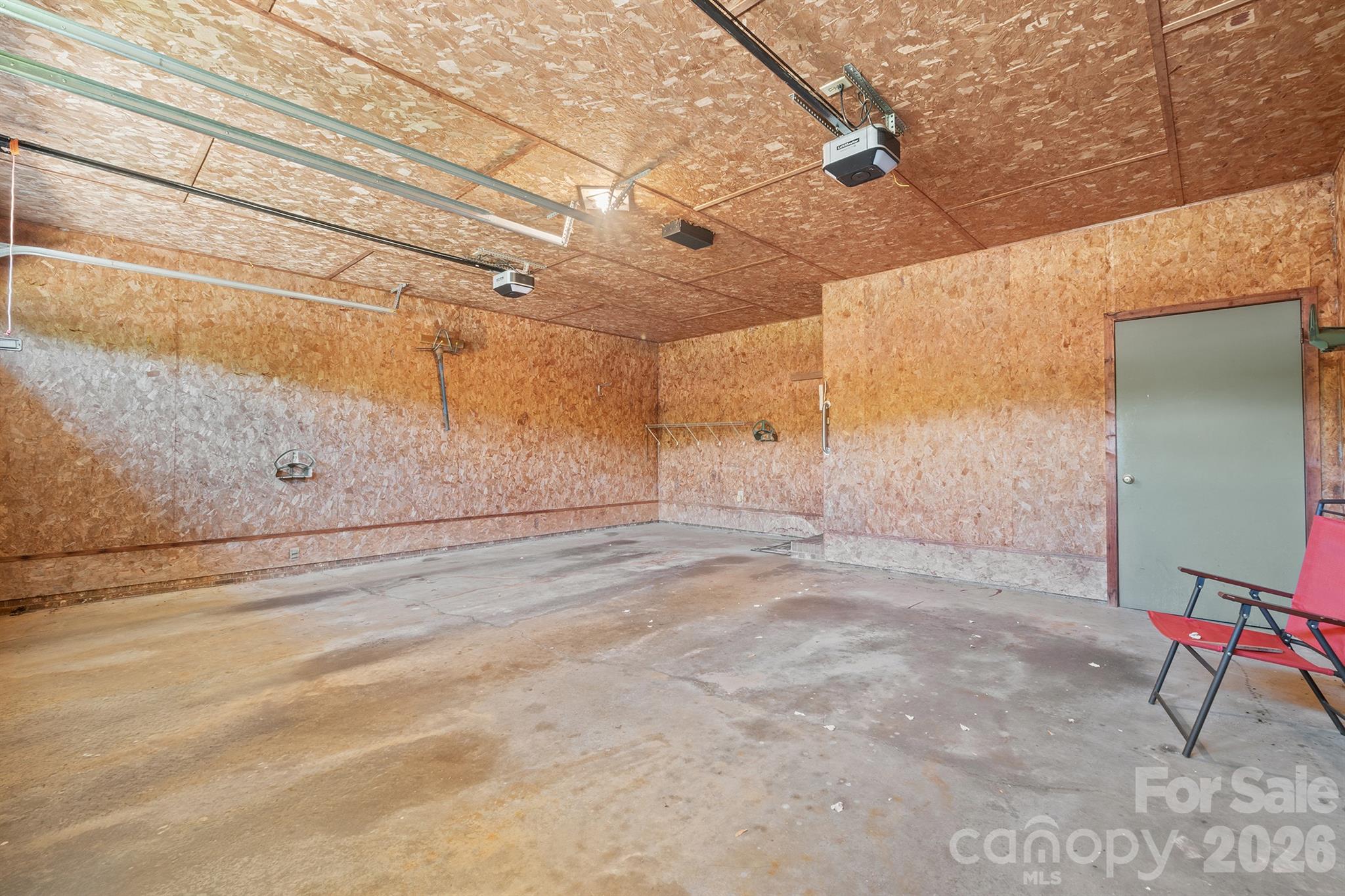 725 Sunridge Drive 18 Property Photo 24