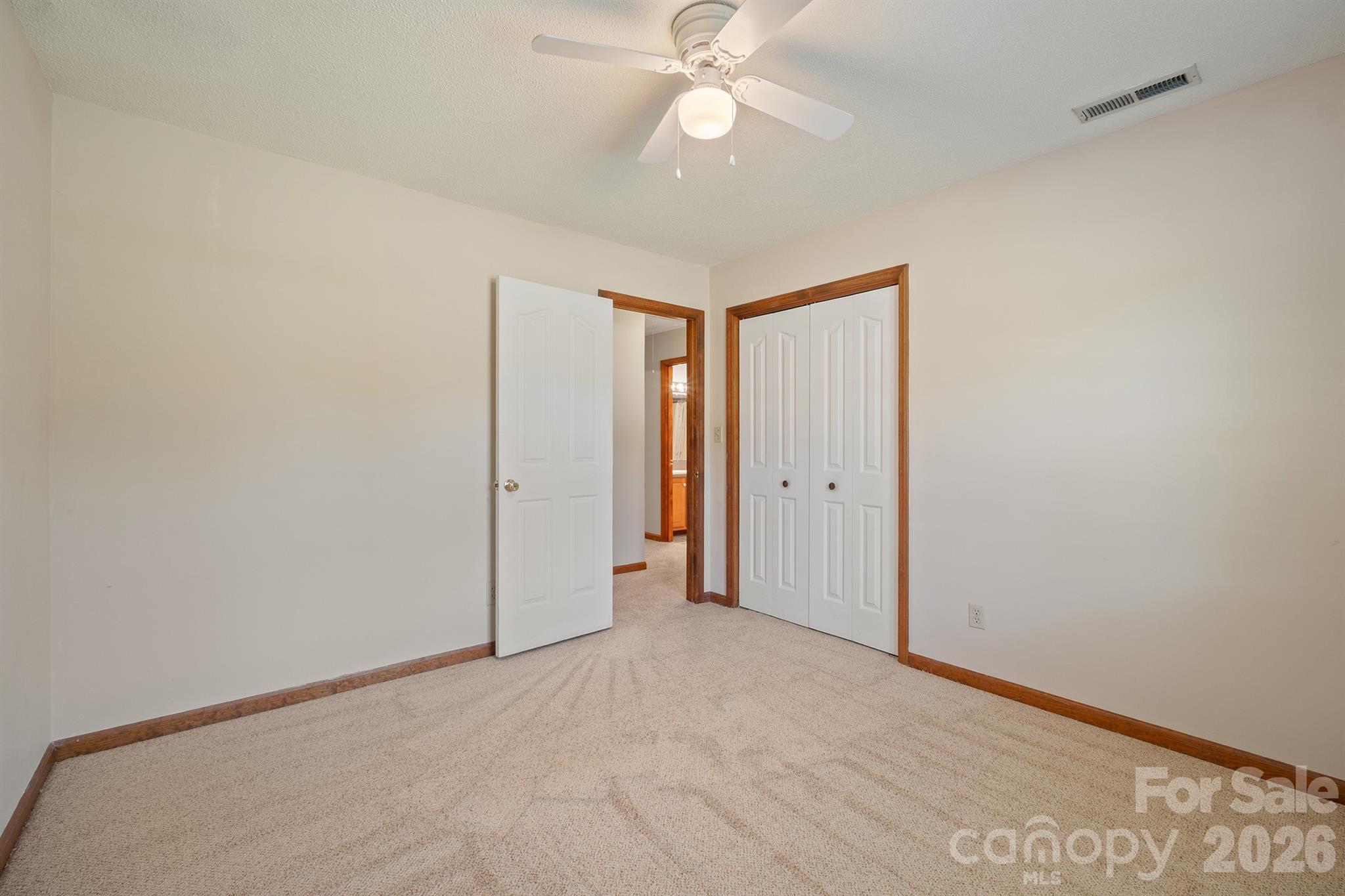 725 Sunridge Drive 18 Property Photo 27