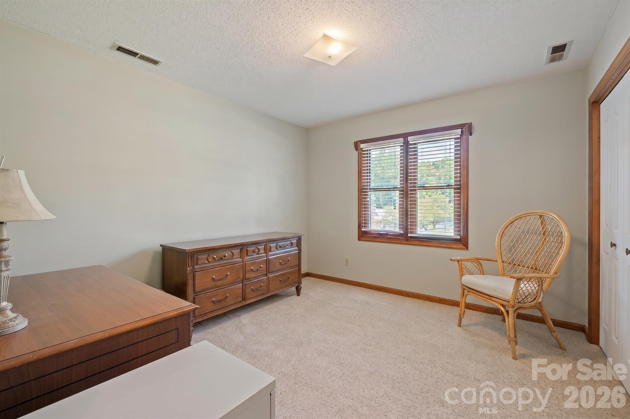 725 Sunridge Drive 18 Property Photo 28