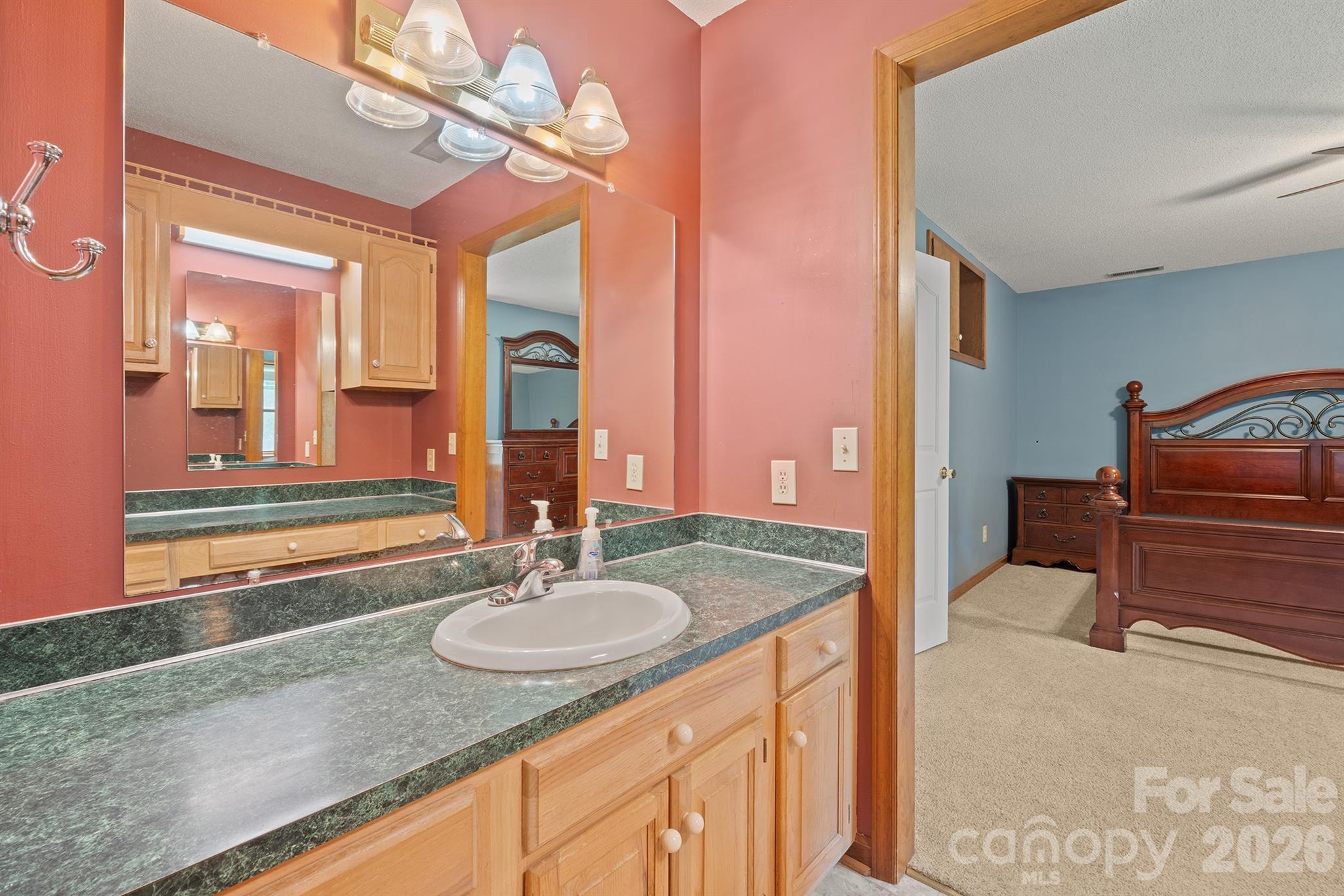 725 Sunridge Drive 18 Property Photo 36