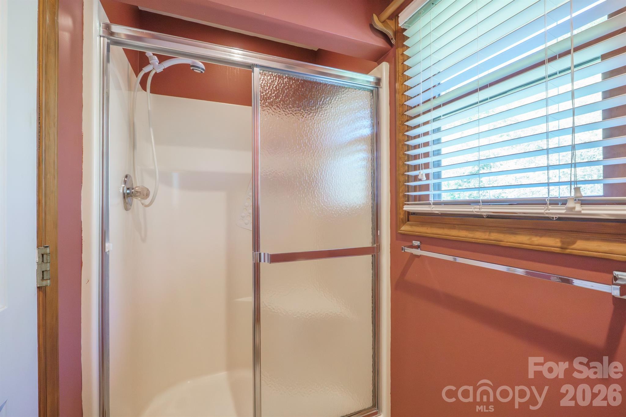 725 Sunridge Drive 18 Property Photo 37