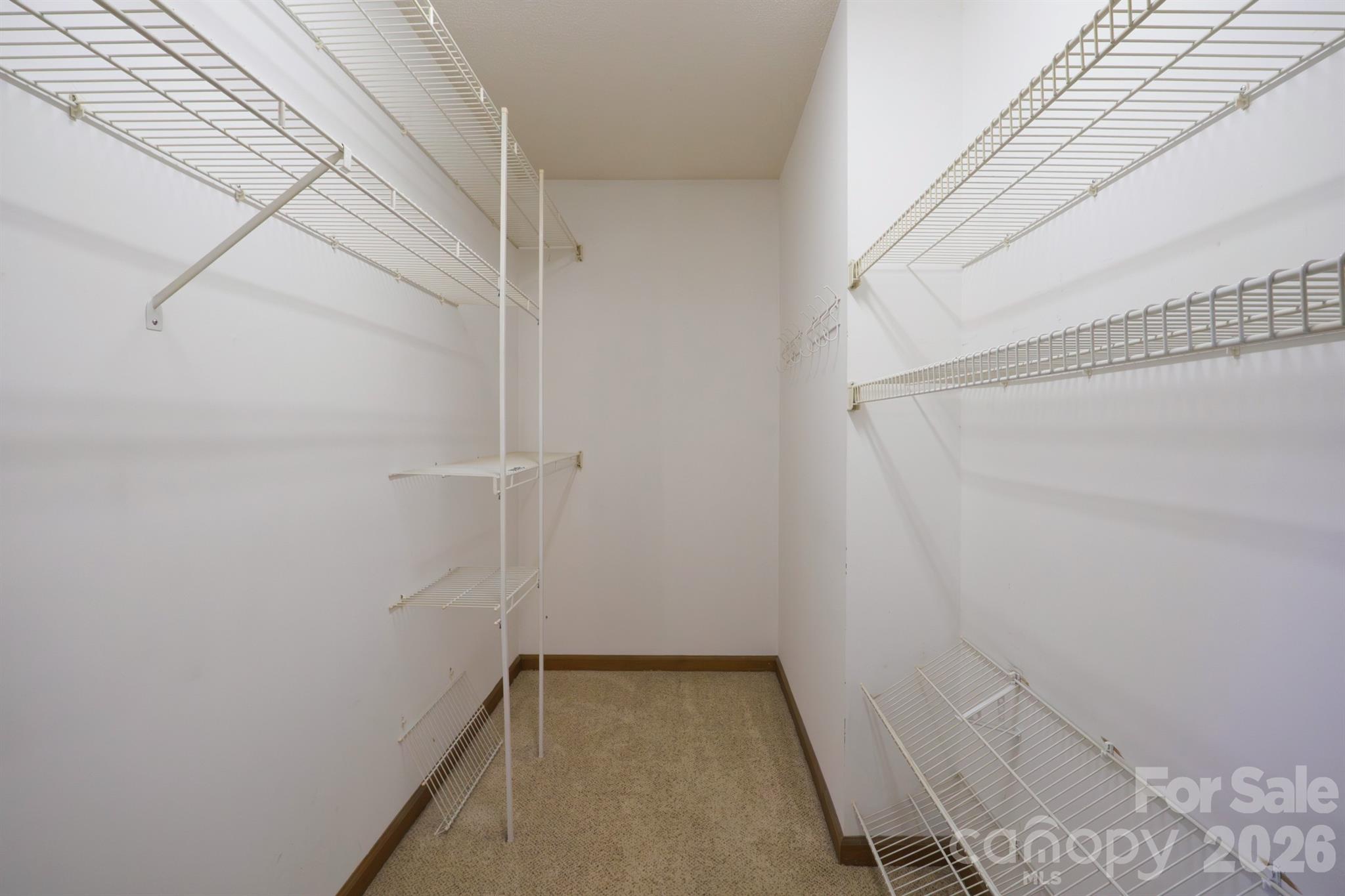 725 Sunridge Drive 18 Property Photo 38