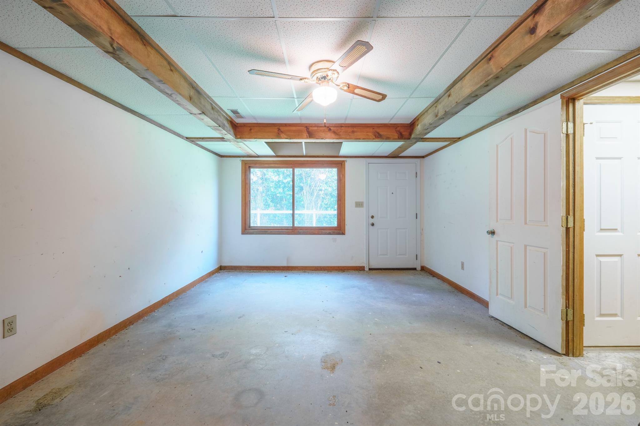 725 Sunridge Drive 18 Property Photo 39