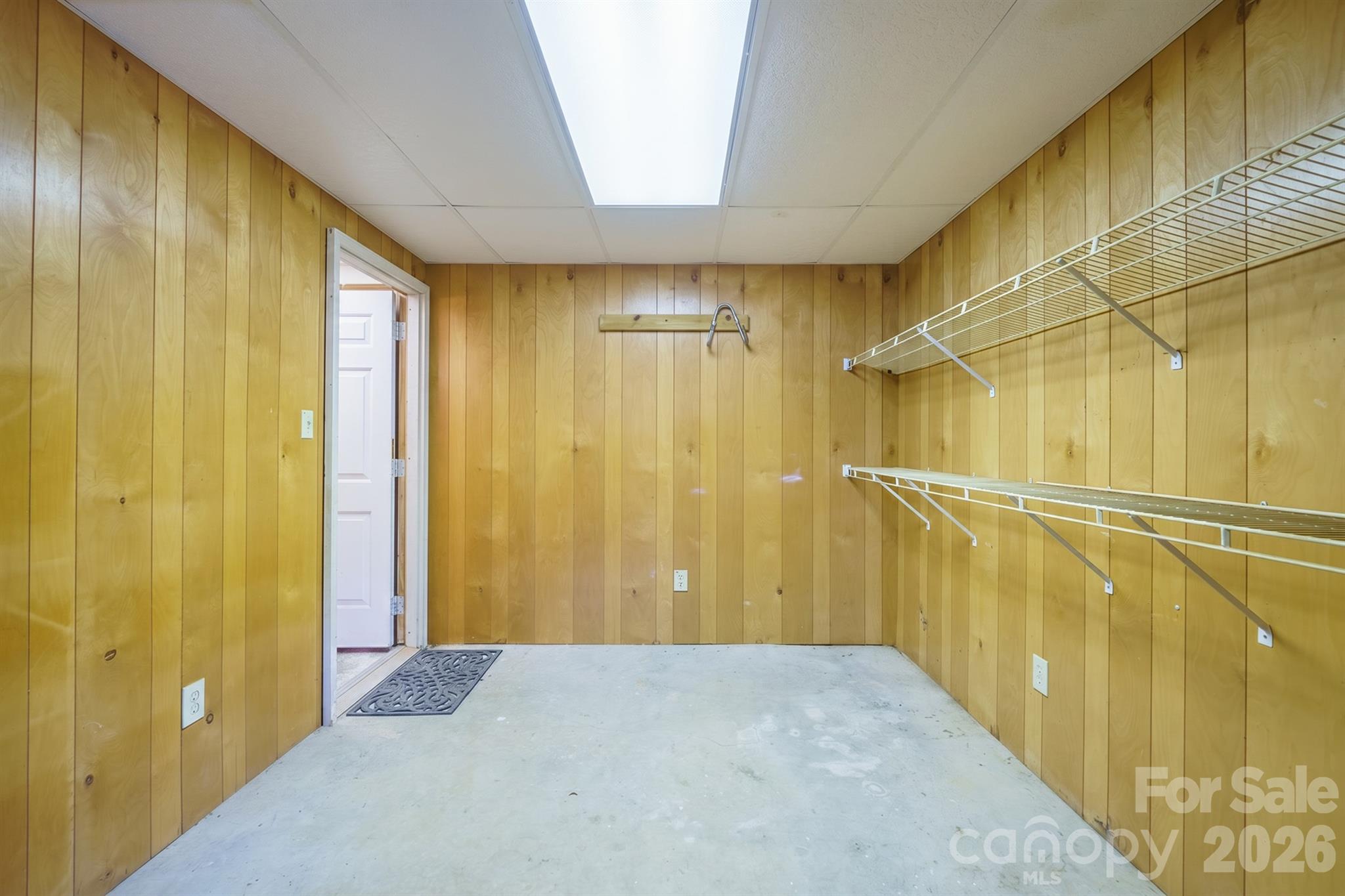 725 Sunridge Drive 18 Property Photo 40
