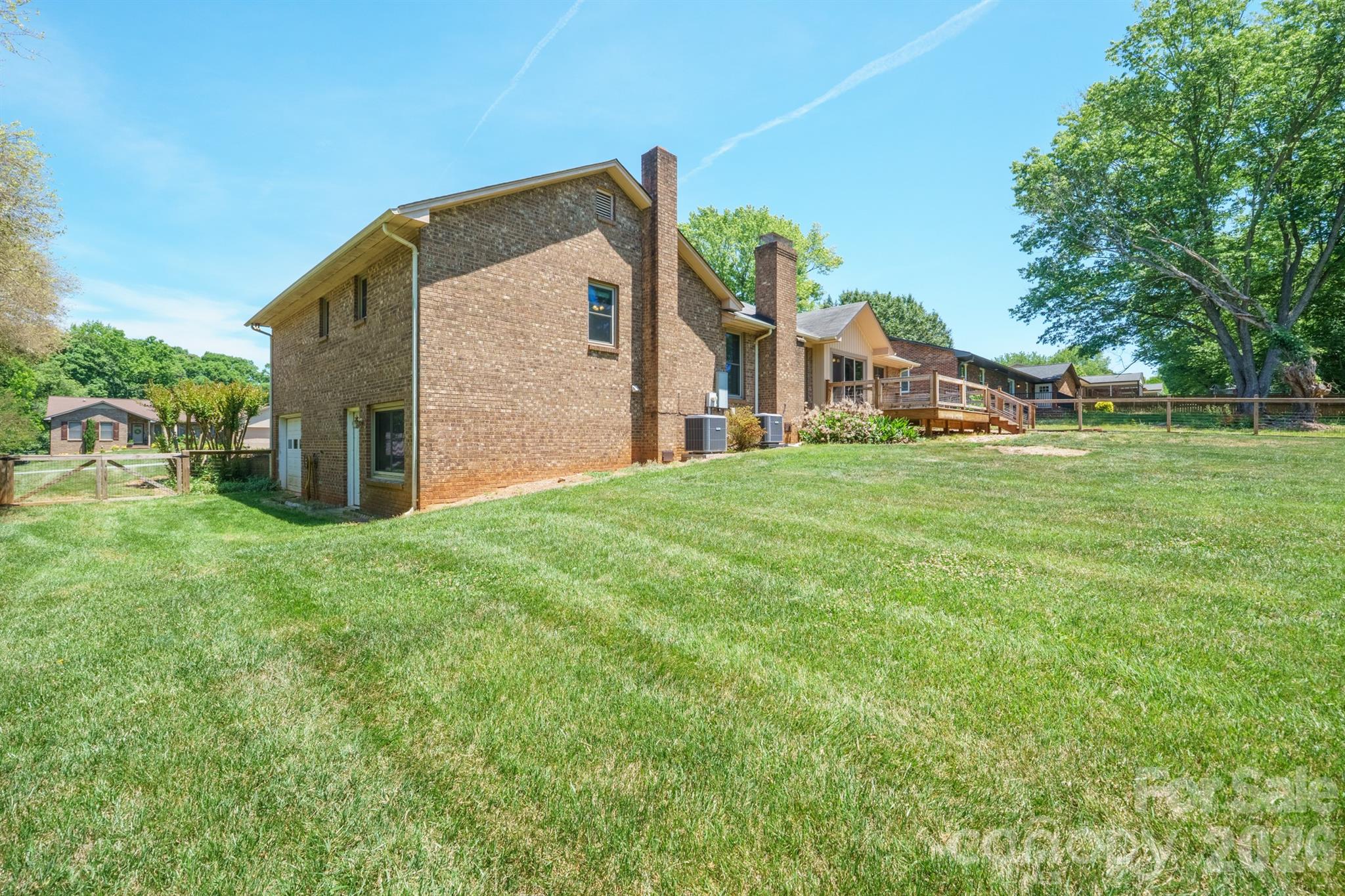 725 Sunridge Drive 18 Property Photo 47