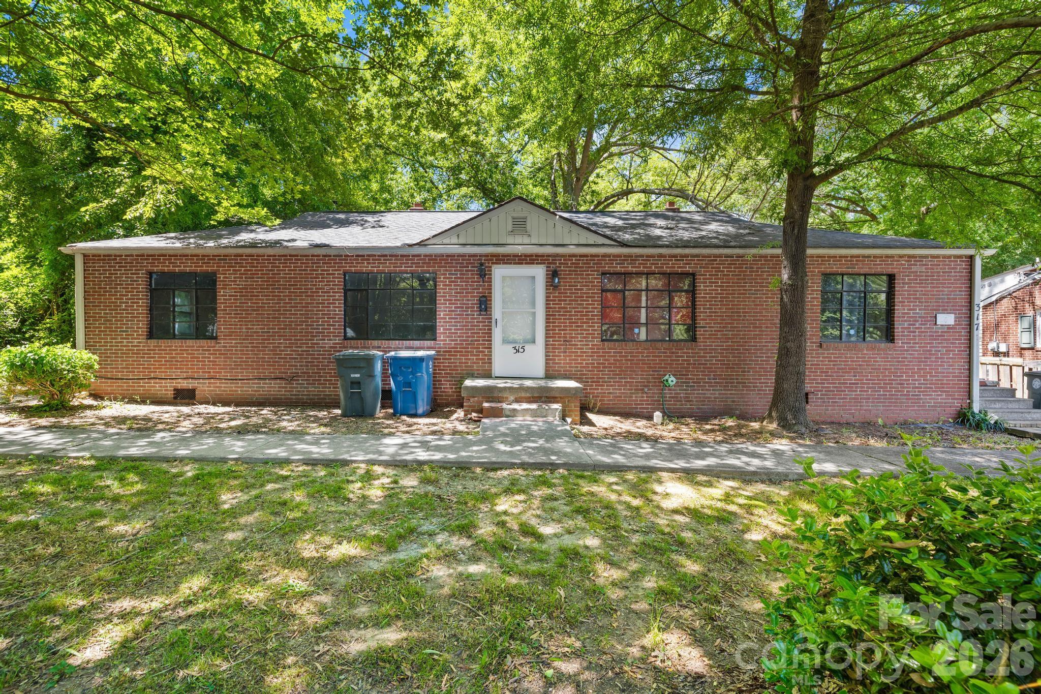 317 W D Avenue Property Photo 1