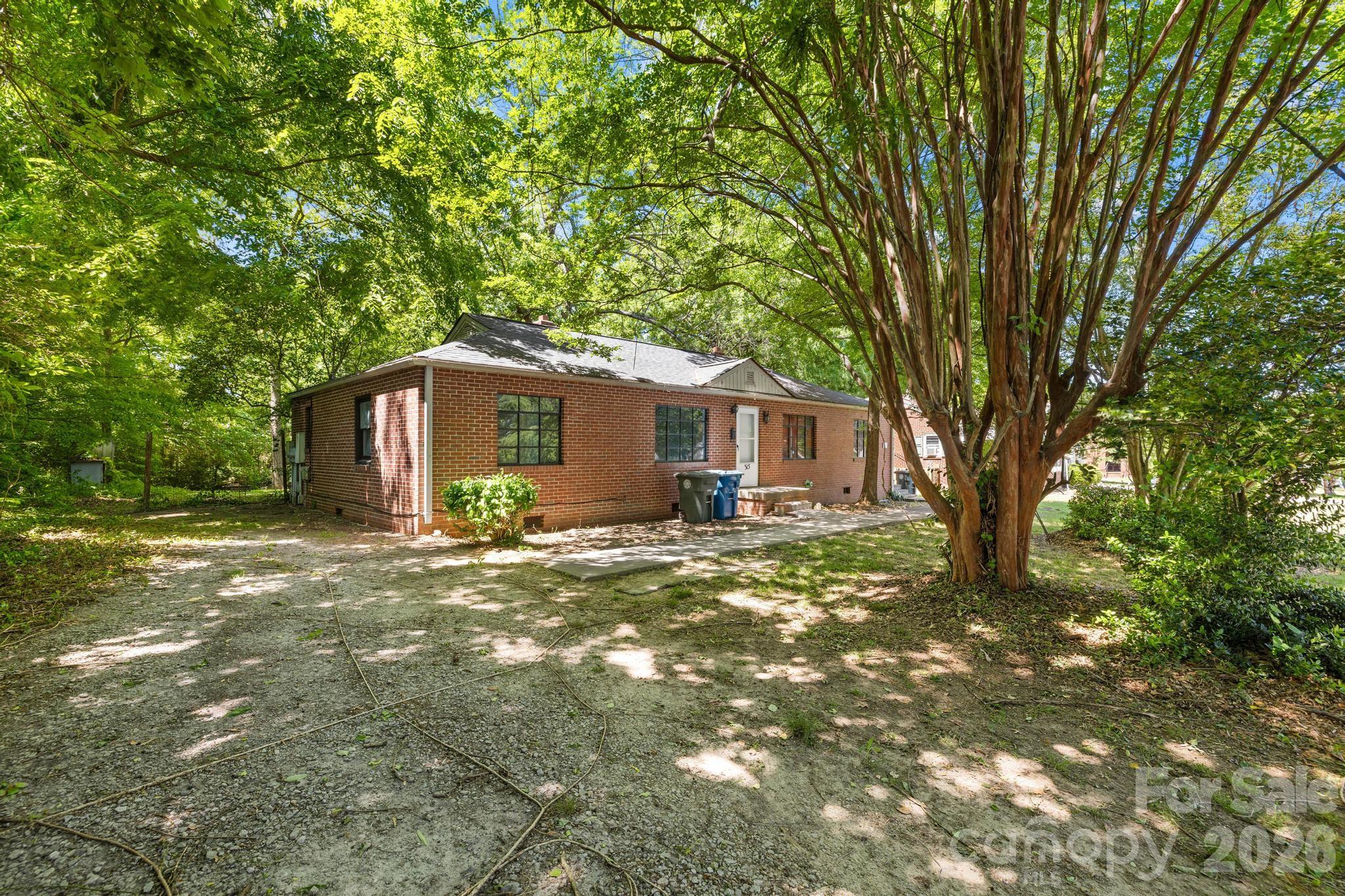 317 W D Avenue Property Photo 2