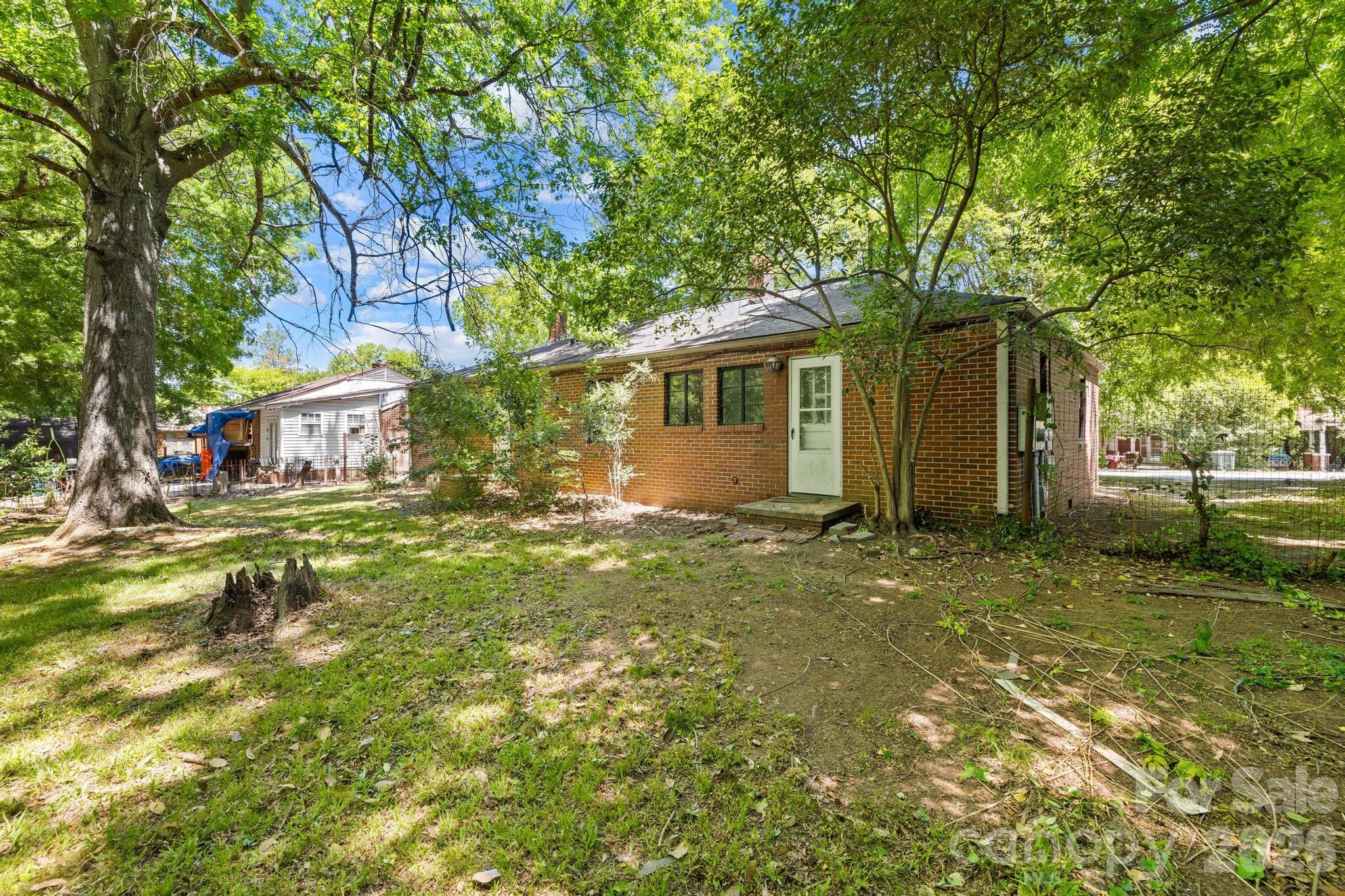 317 W D Avenue Property Photo 3