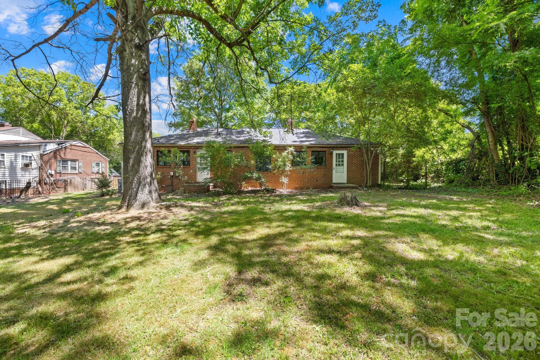 317 W D Avenue Property Photo 4