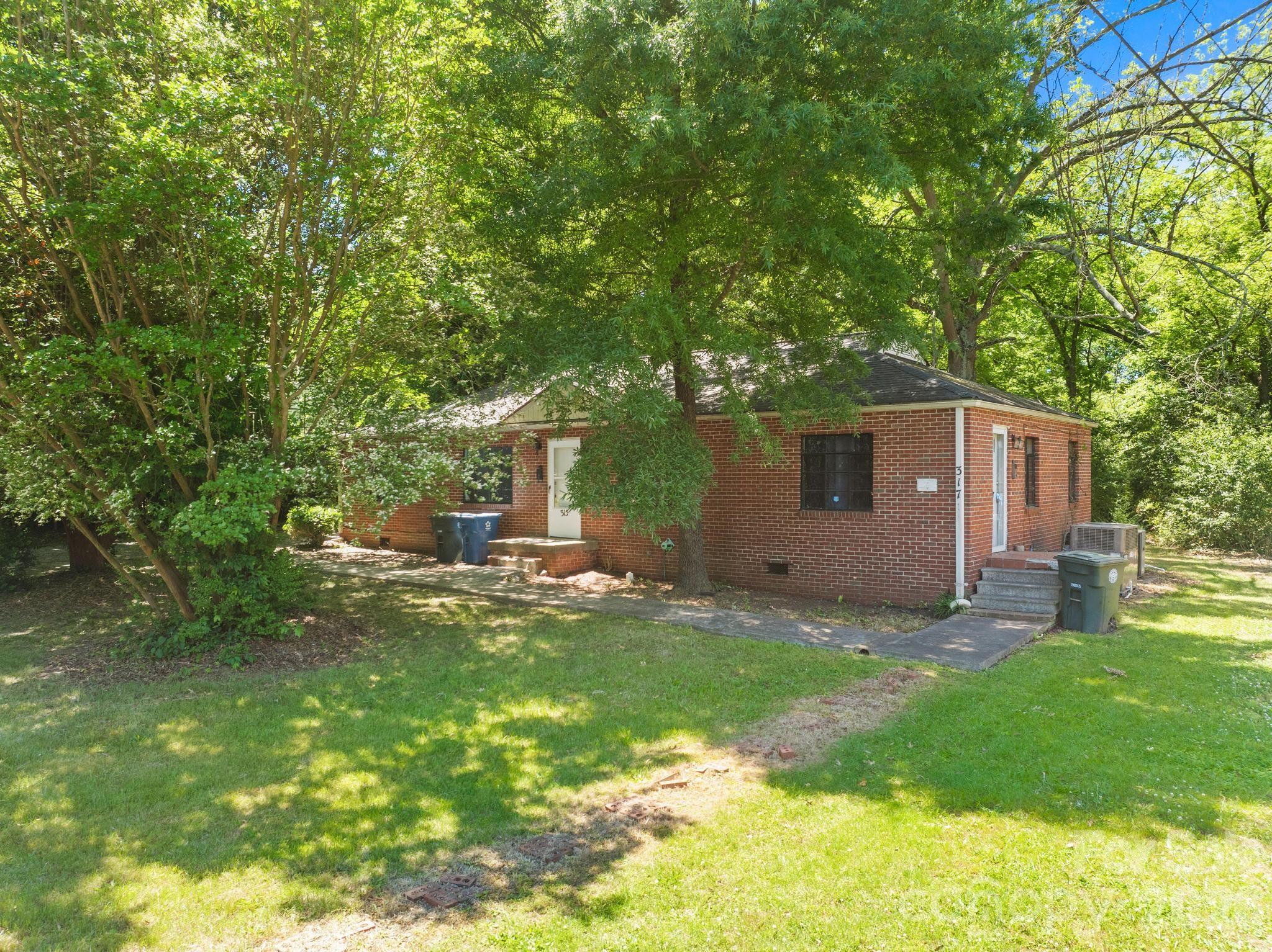 317 W D Avenue Property Photo 5