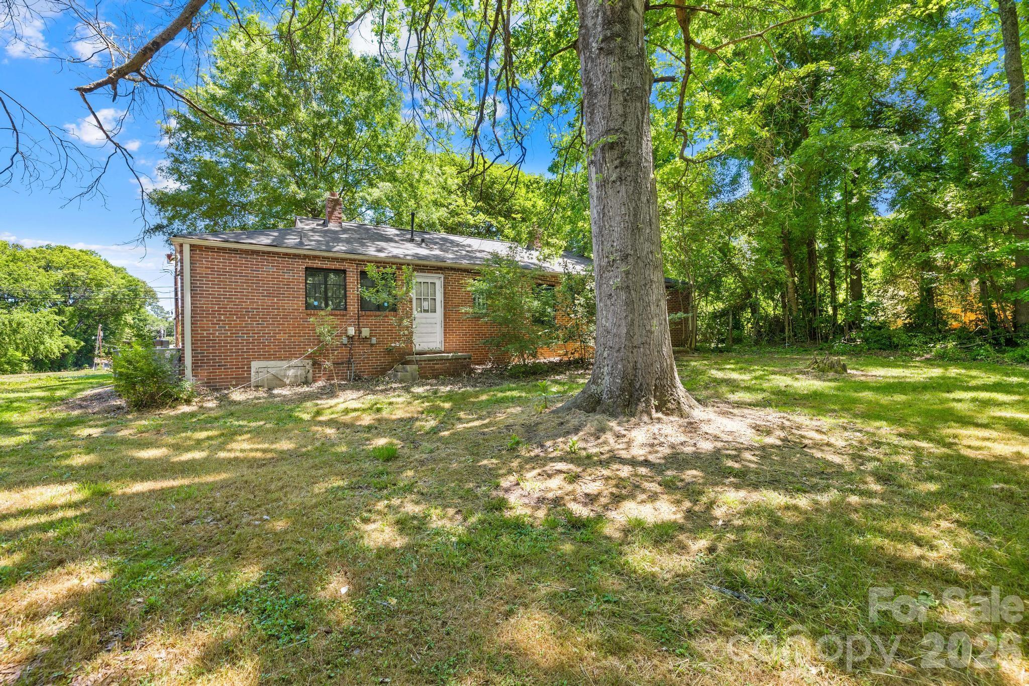 317 W D Avenue Property Photo 7