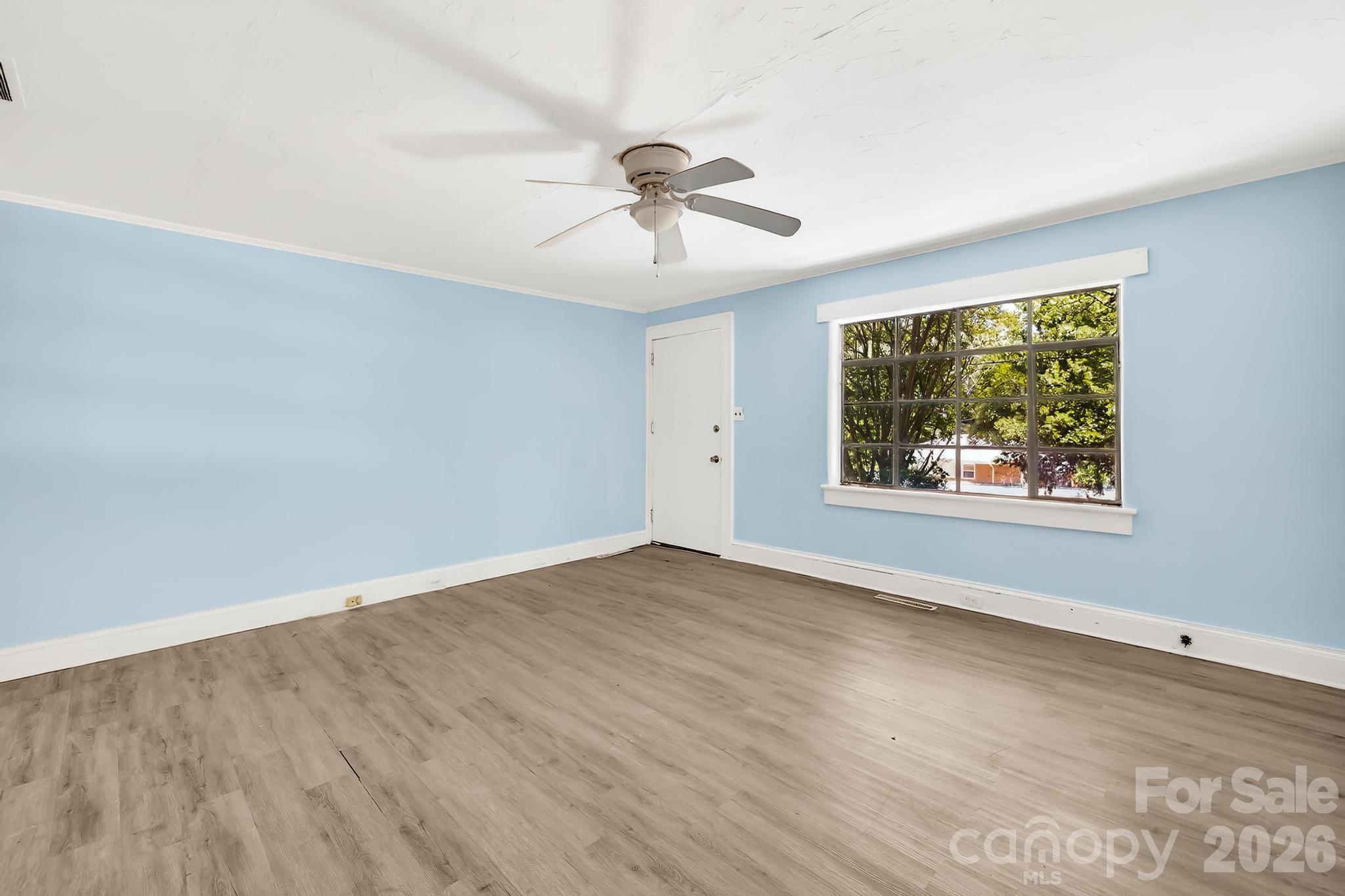 317 W D Avenue Property Photo 9