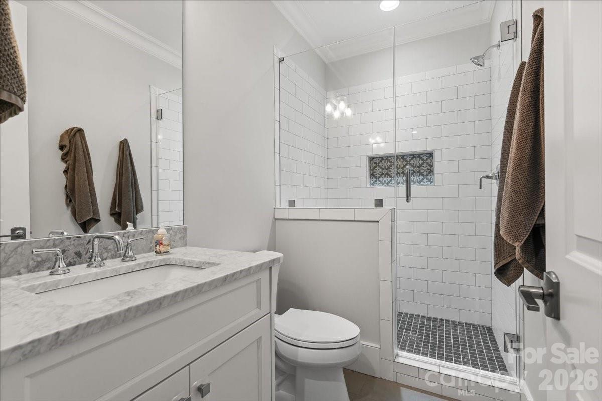1160 S Kings Drive Property Photo 20