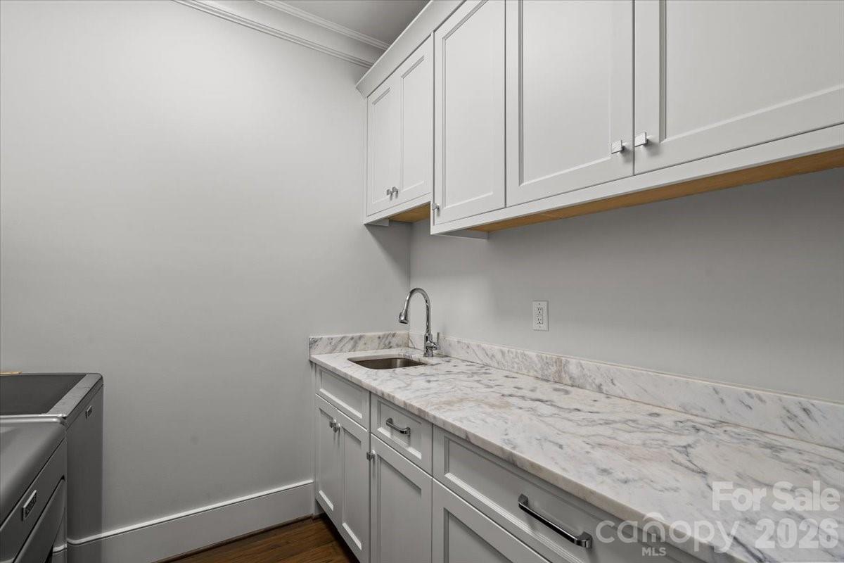 1160 S Kings Drive Property Photo 31