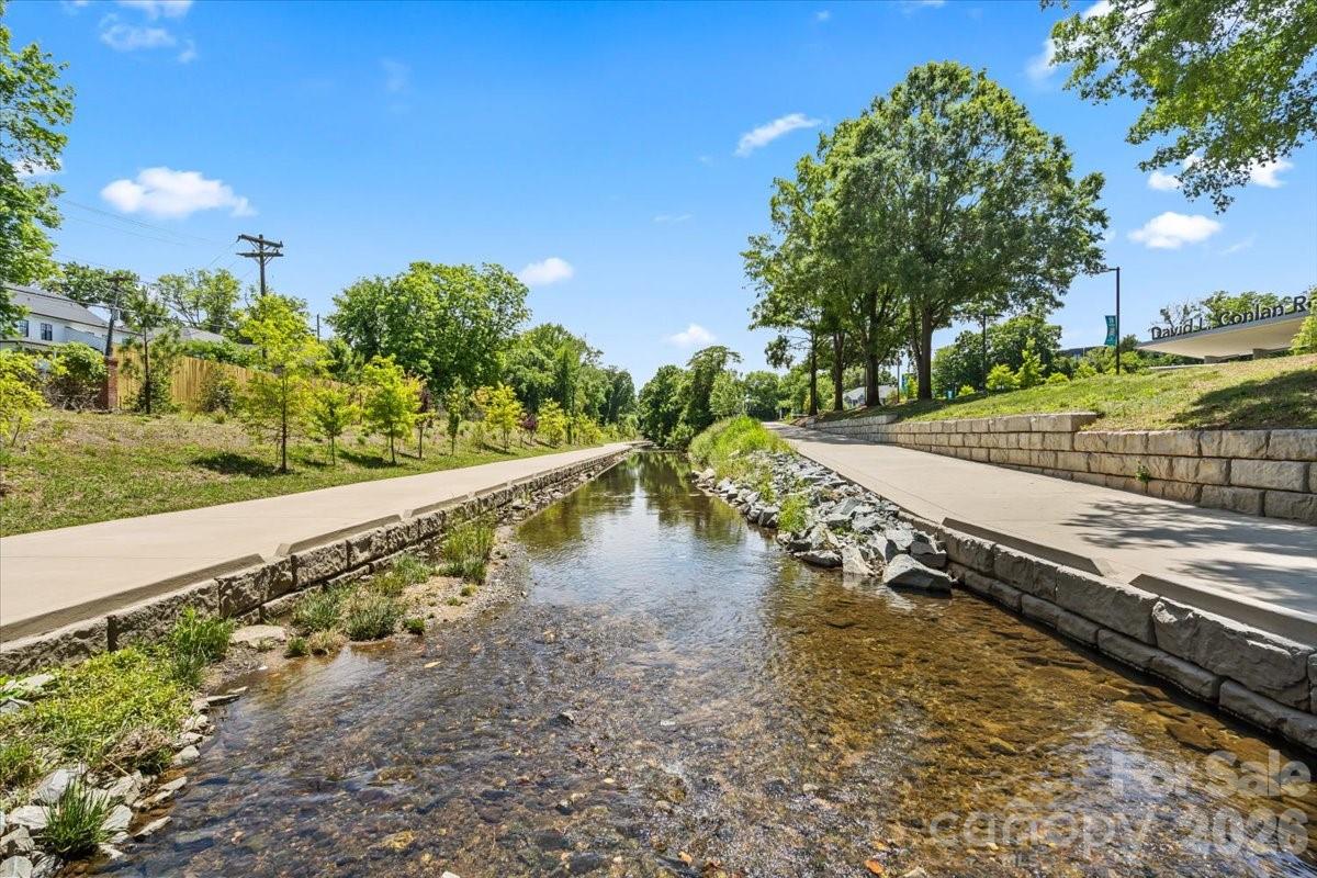 1160 S Kings Drive Property Photo 36