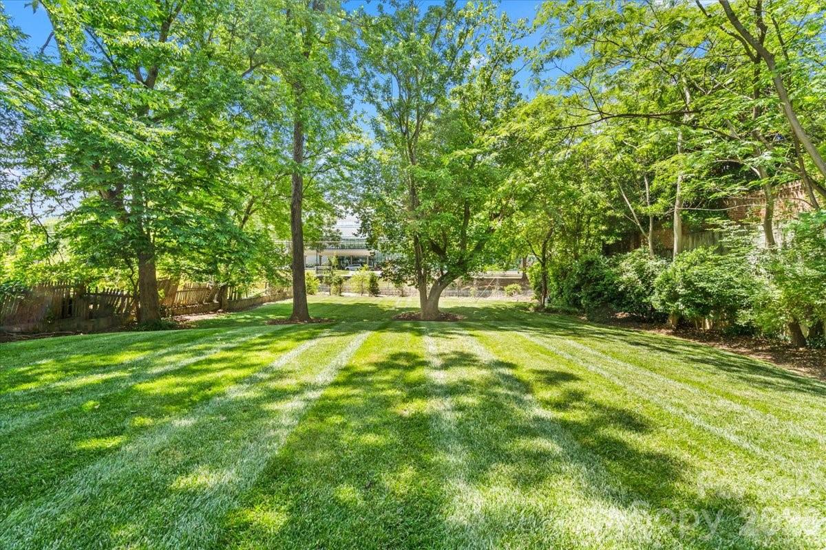 1160 S Kings Drive Property Photo 37