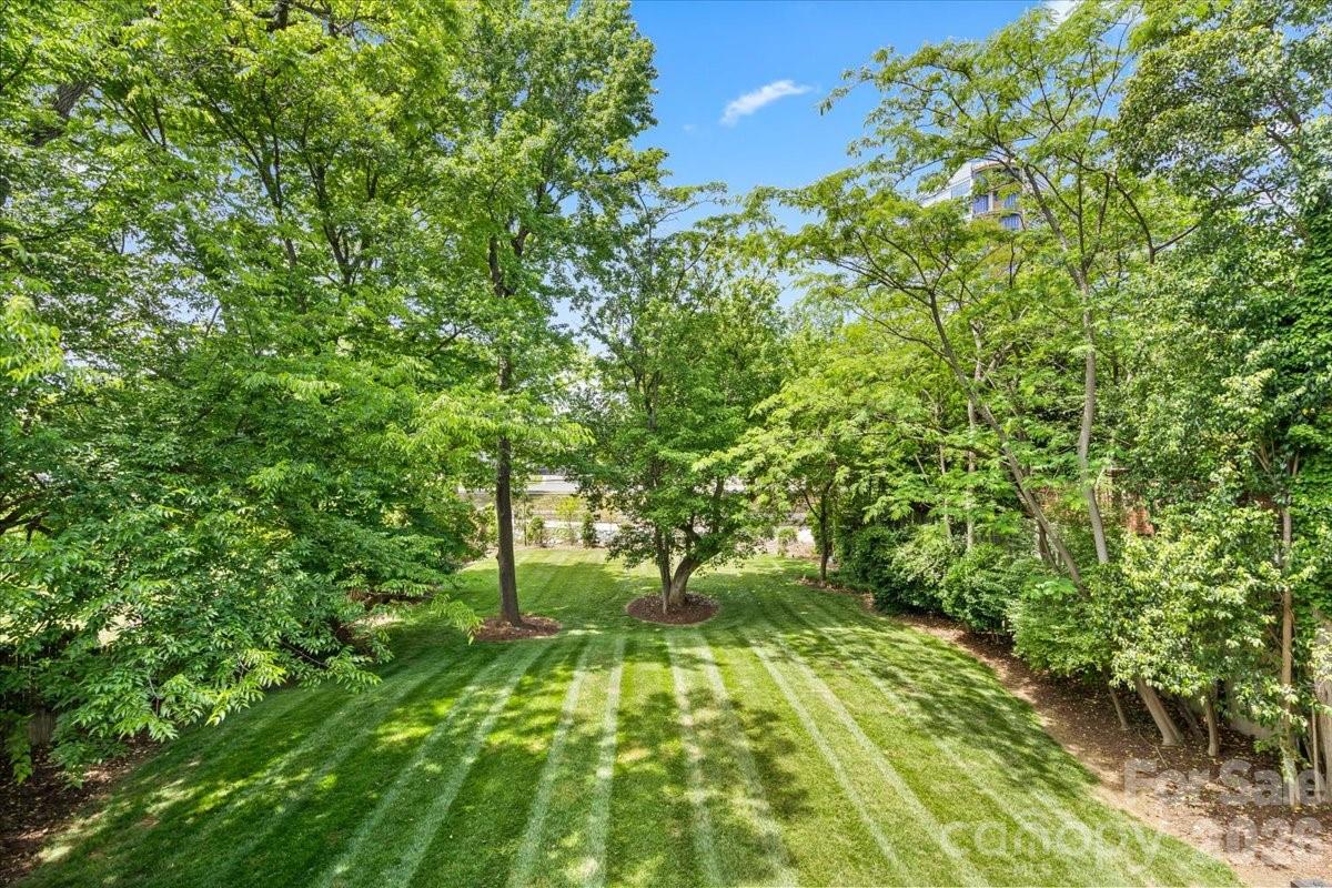 1160 S Kings Drive Property Photo 38