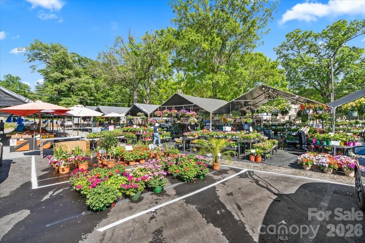 1160 S Kings Drive Property Photo 42
