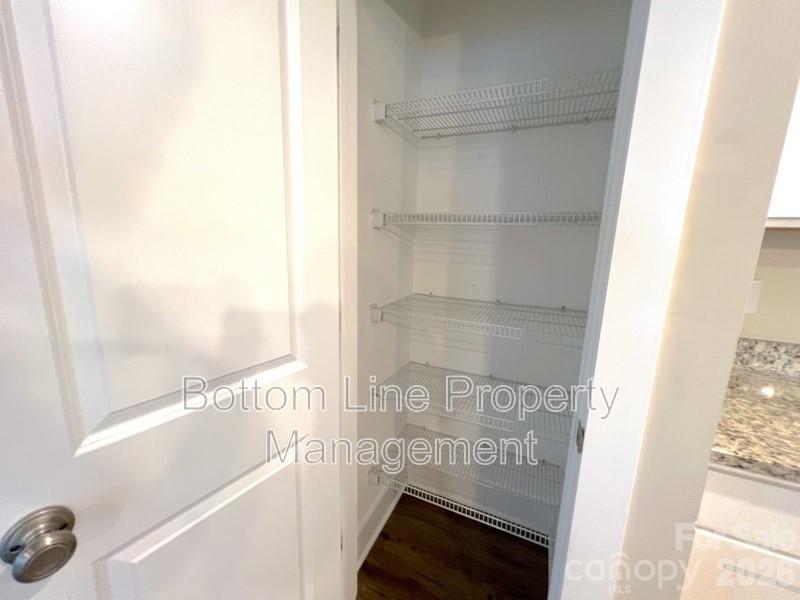 2546 Hemphill Street Property Photo 7