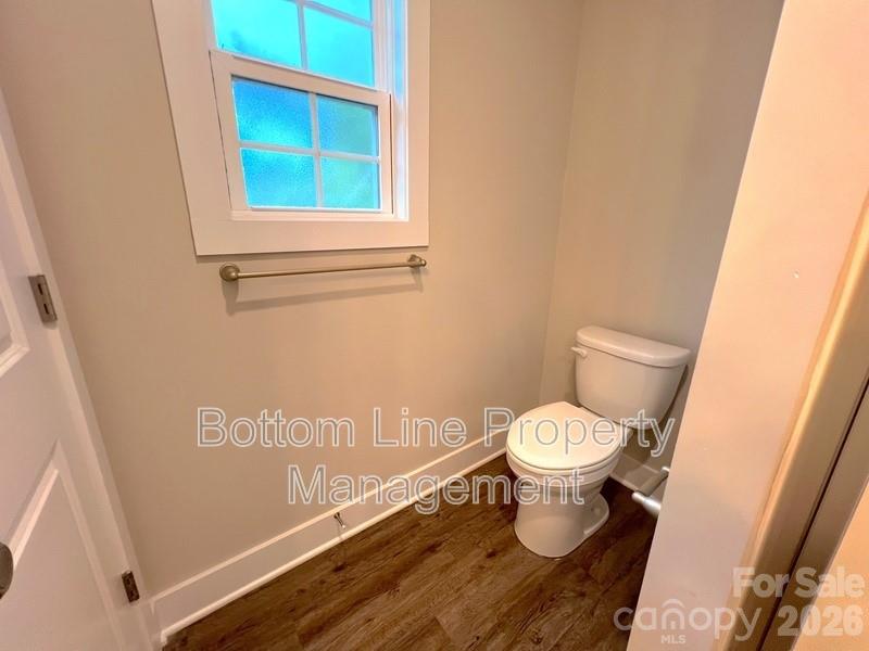2546 Hemphill Street Property Photo 14